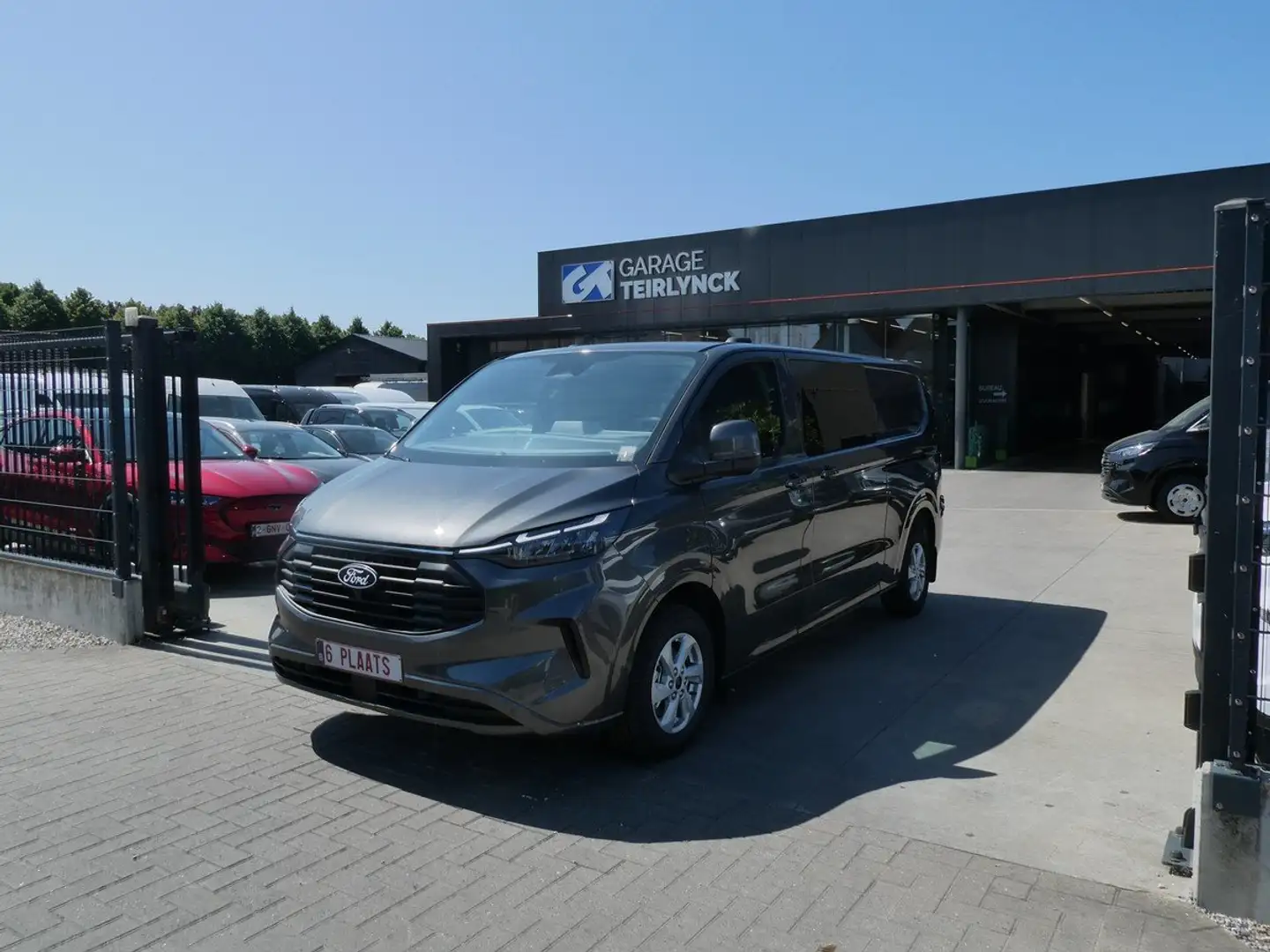 Ford Transit Custom L2 Multi-Use 6pl 170pk Automaat Limited Luxe STOCK Grey - 1
