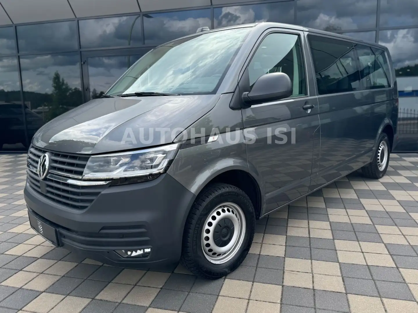 Volkswagen T6 Transporter 2.0 TDI LANG 4MOTION,8-SITZER,ACC Gris - 1