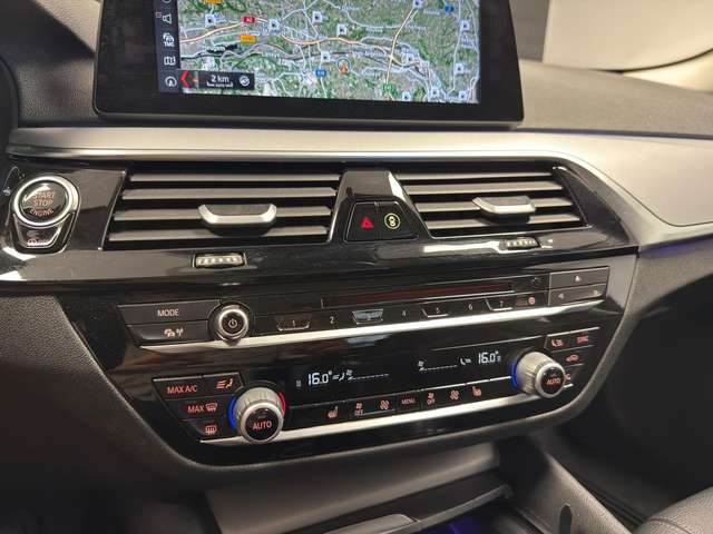 BMW 520 — photo 18