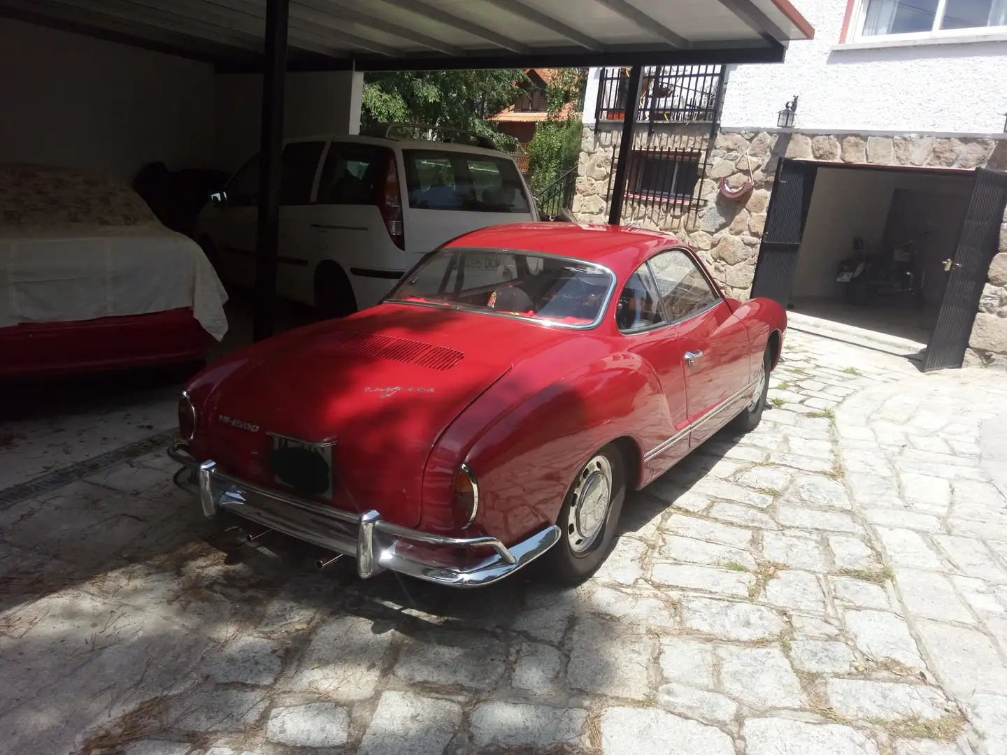 Volkswagen Karmann Ghia Rosso - 2