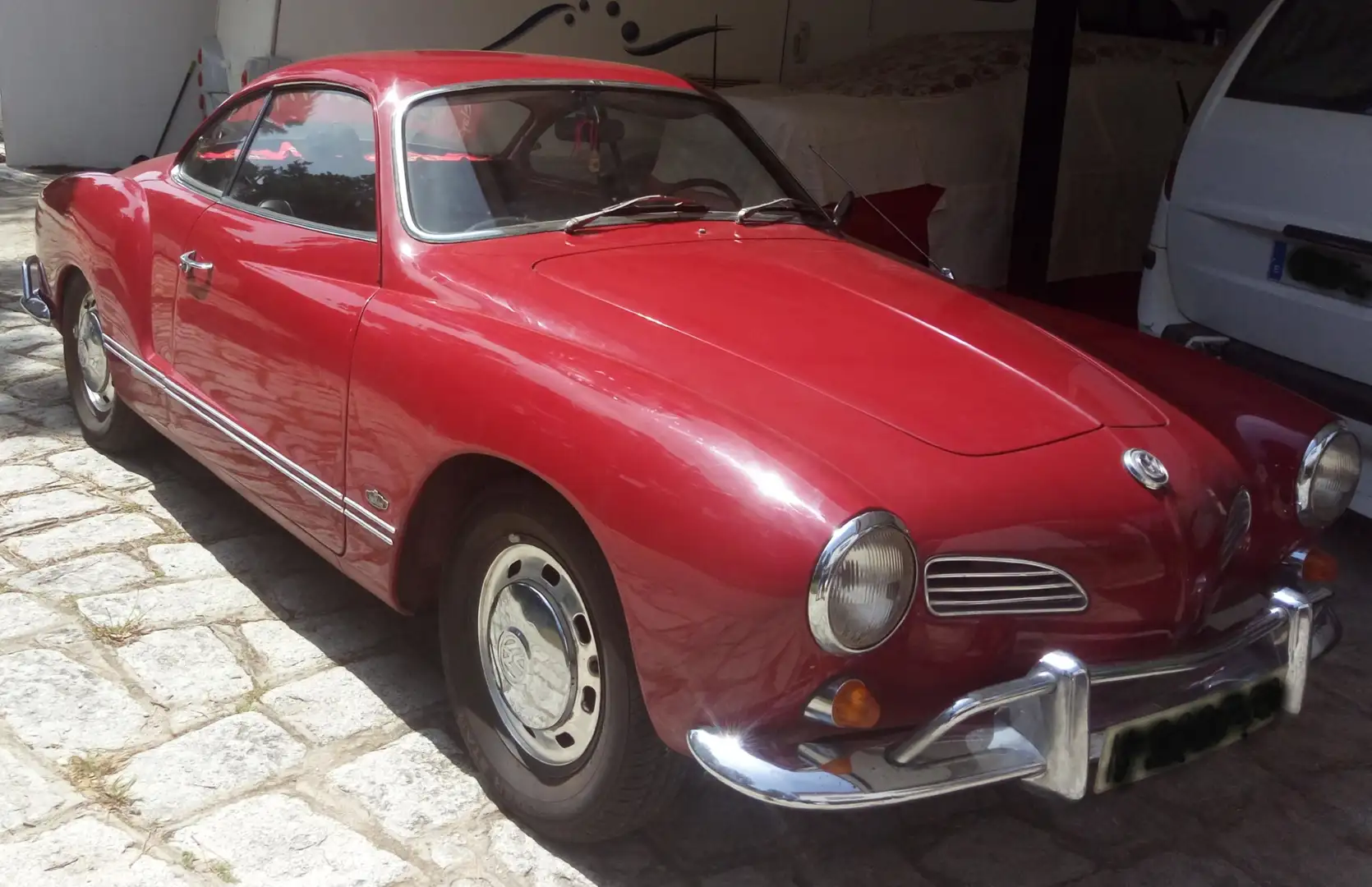 Volkswagen Karmann Ghia Rosso - 1