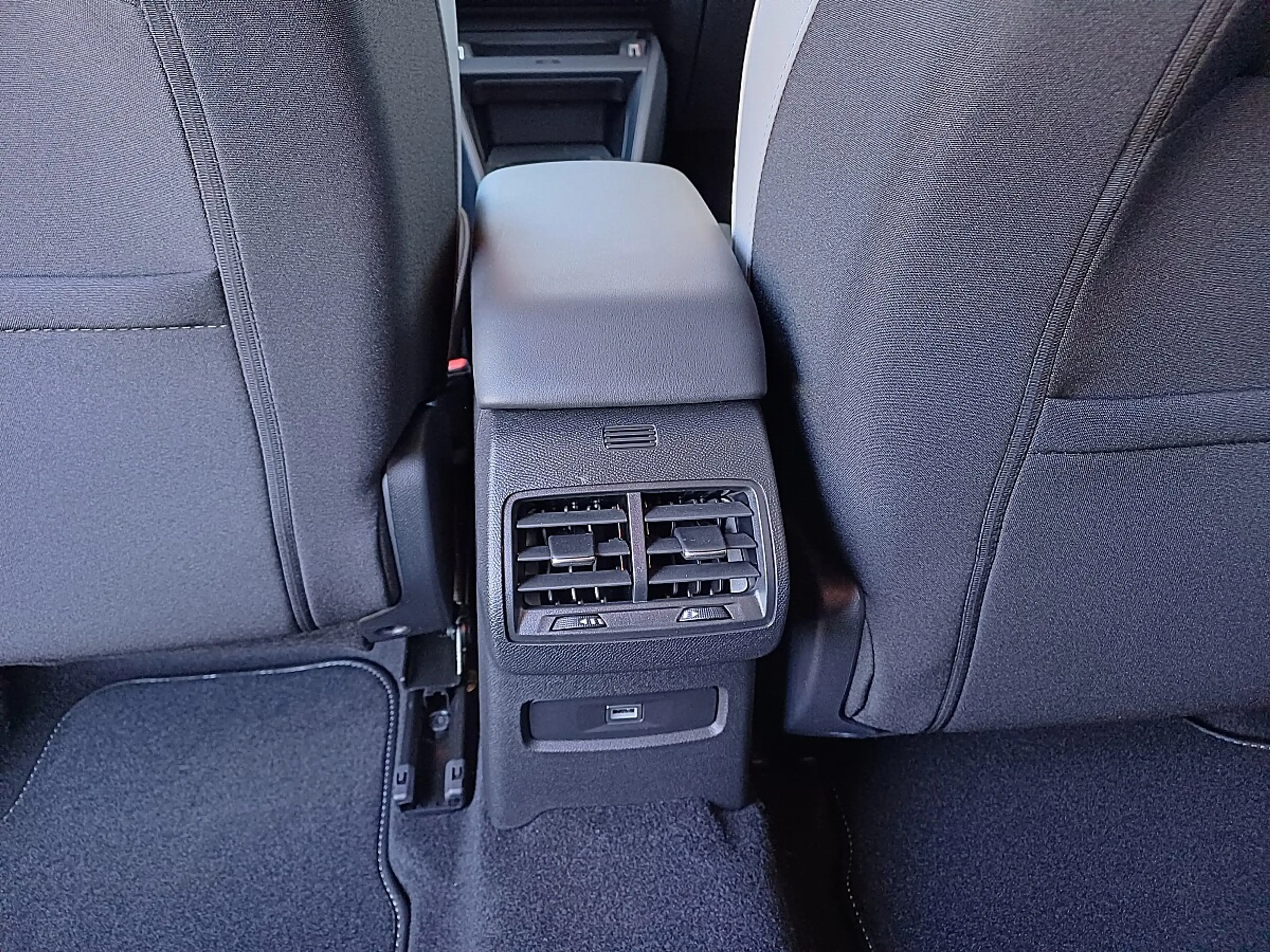 Citroen C4 130 S&S EAT8 Max — photo 8
