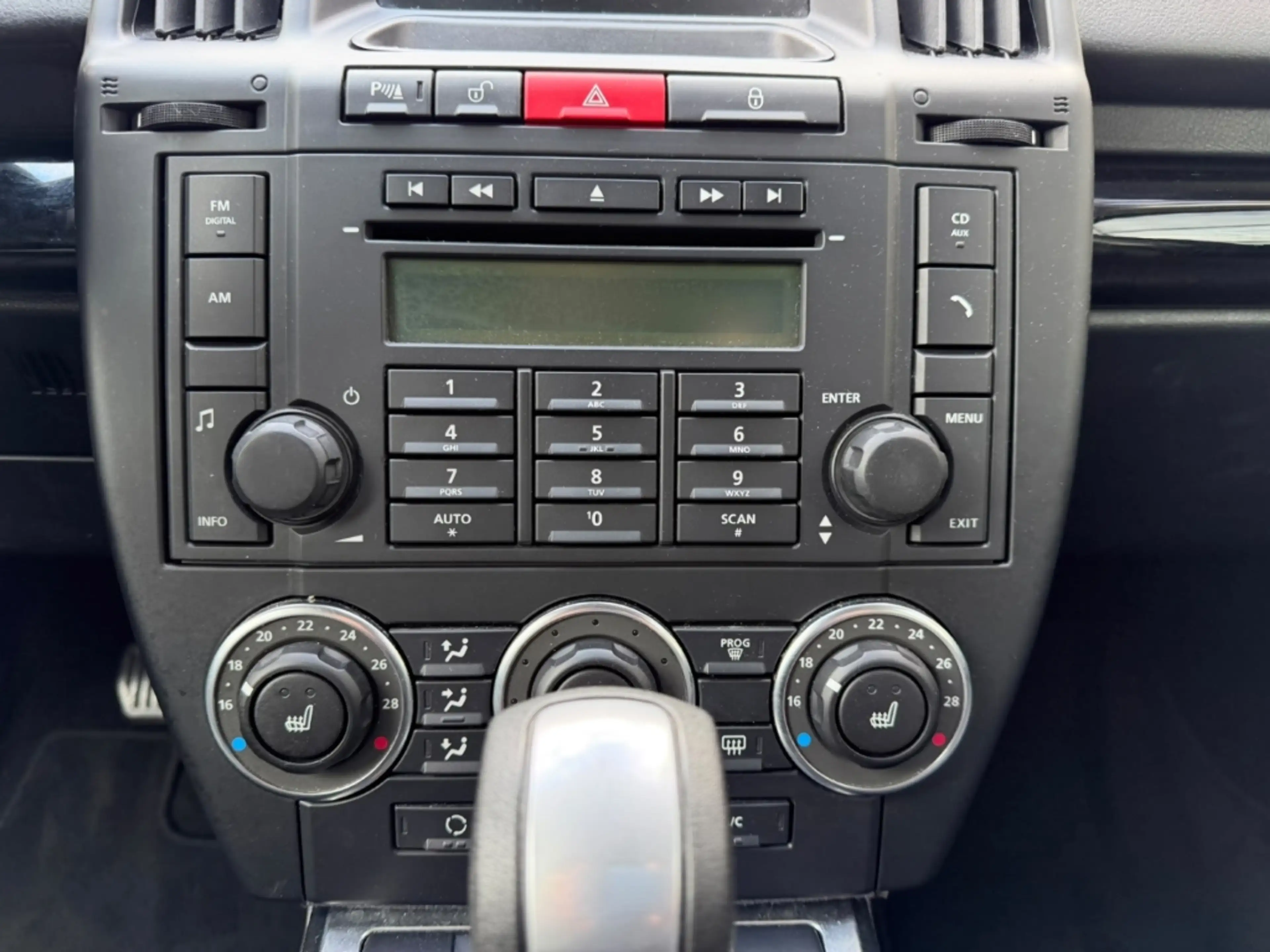 Land Rover Freelander 2 L359 2.2 TD4A S — photo 16