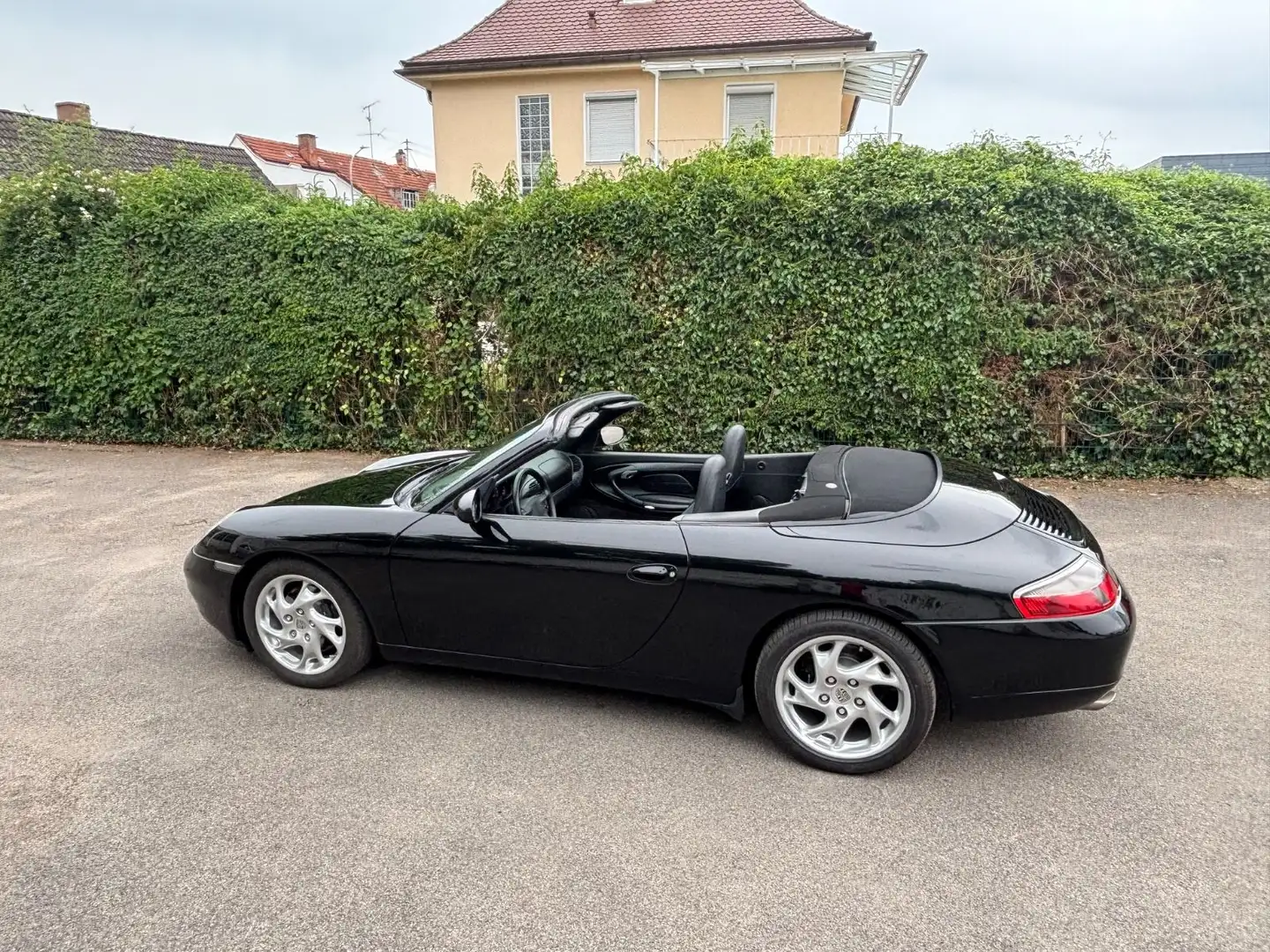 Porsche 996 Carrera Cabriolet MOTOR 2000 km Zwart - 1