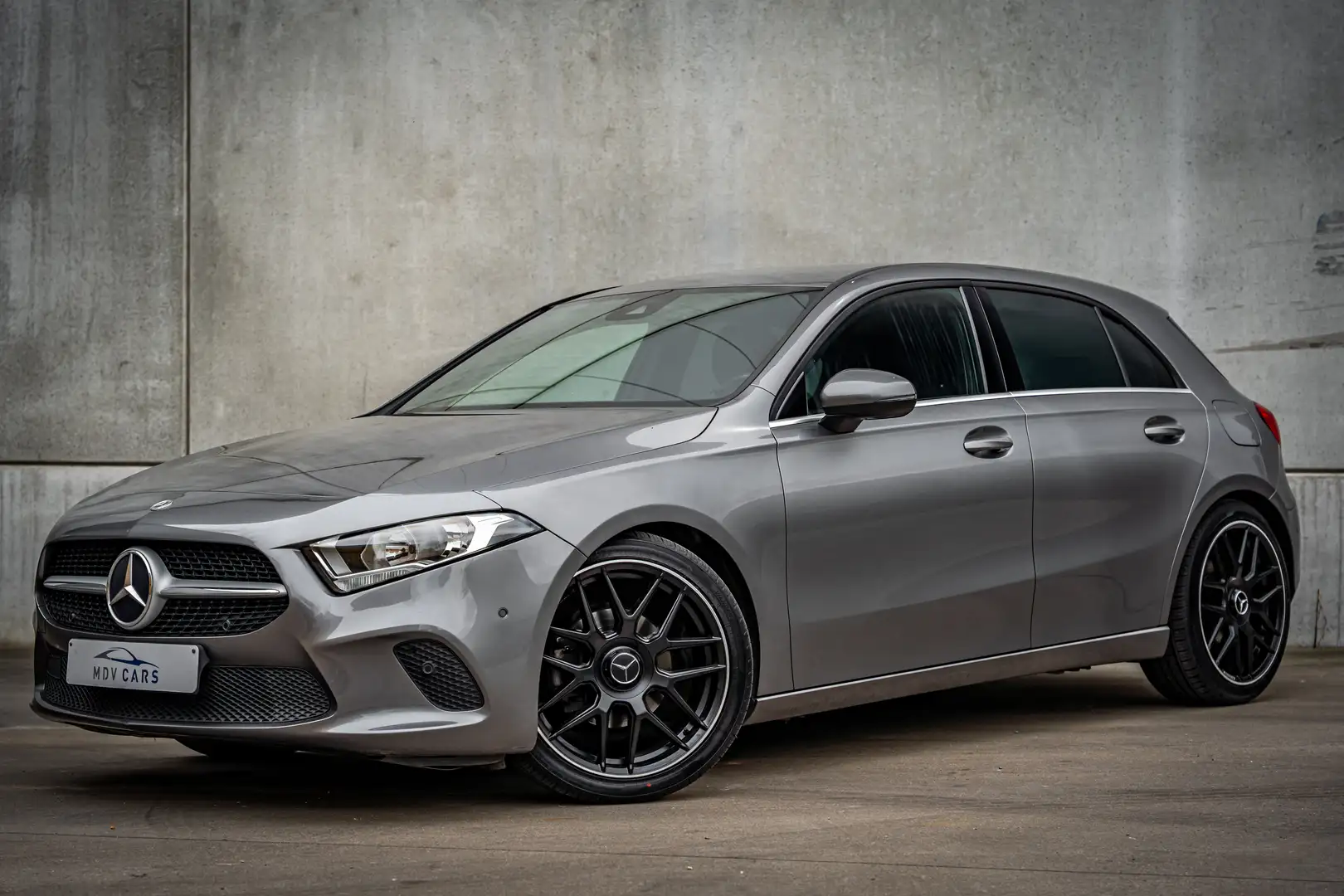 Mercedes-Benz A 180 AMG*LOOK Gris - 1