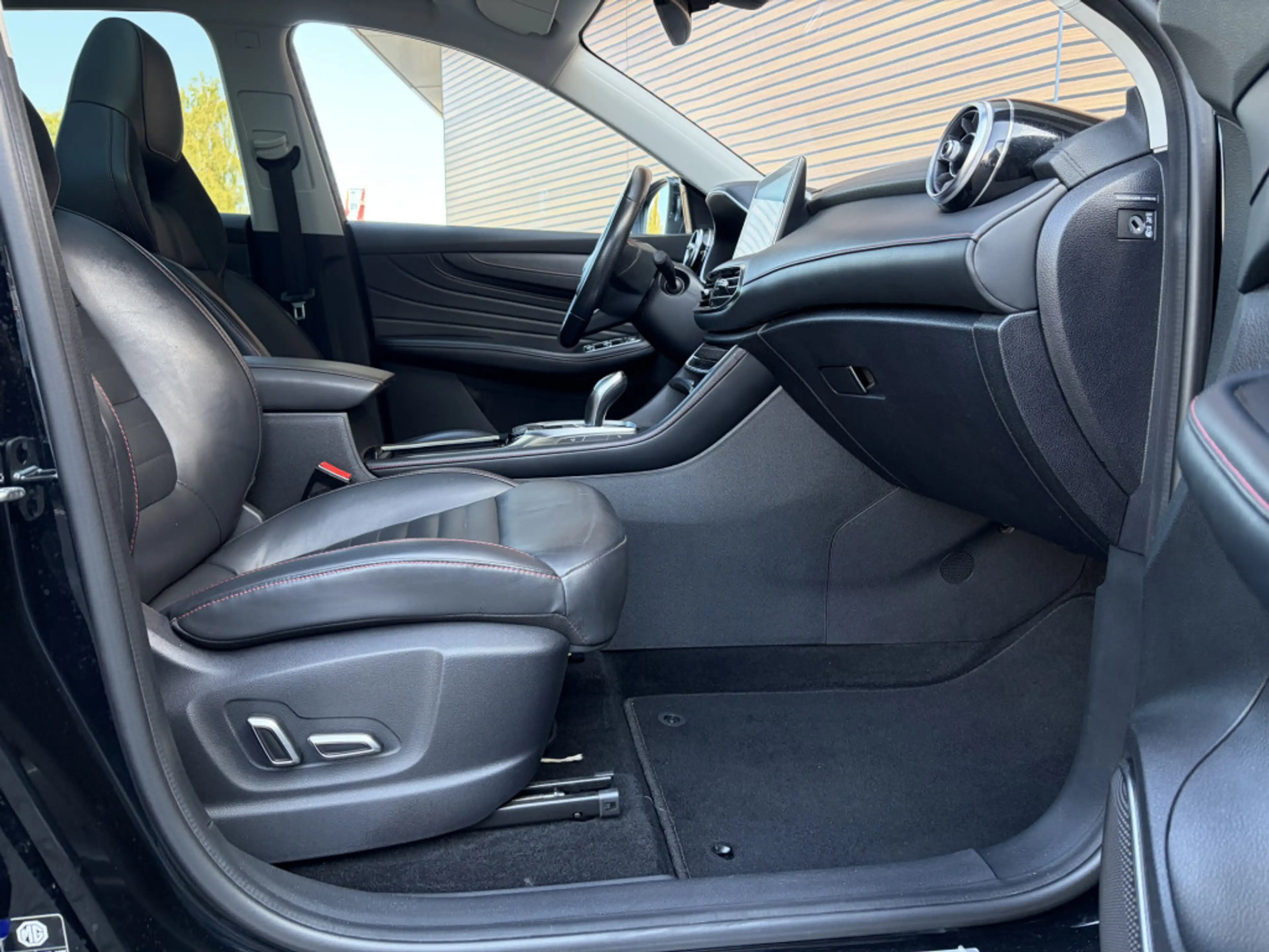 MG EHS 1.5 TGDI Comfort Trekhaak / Panodak / 360Camera — photo 47