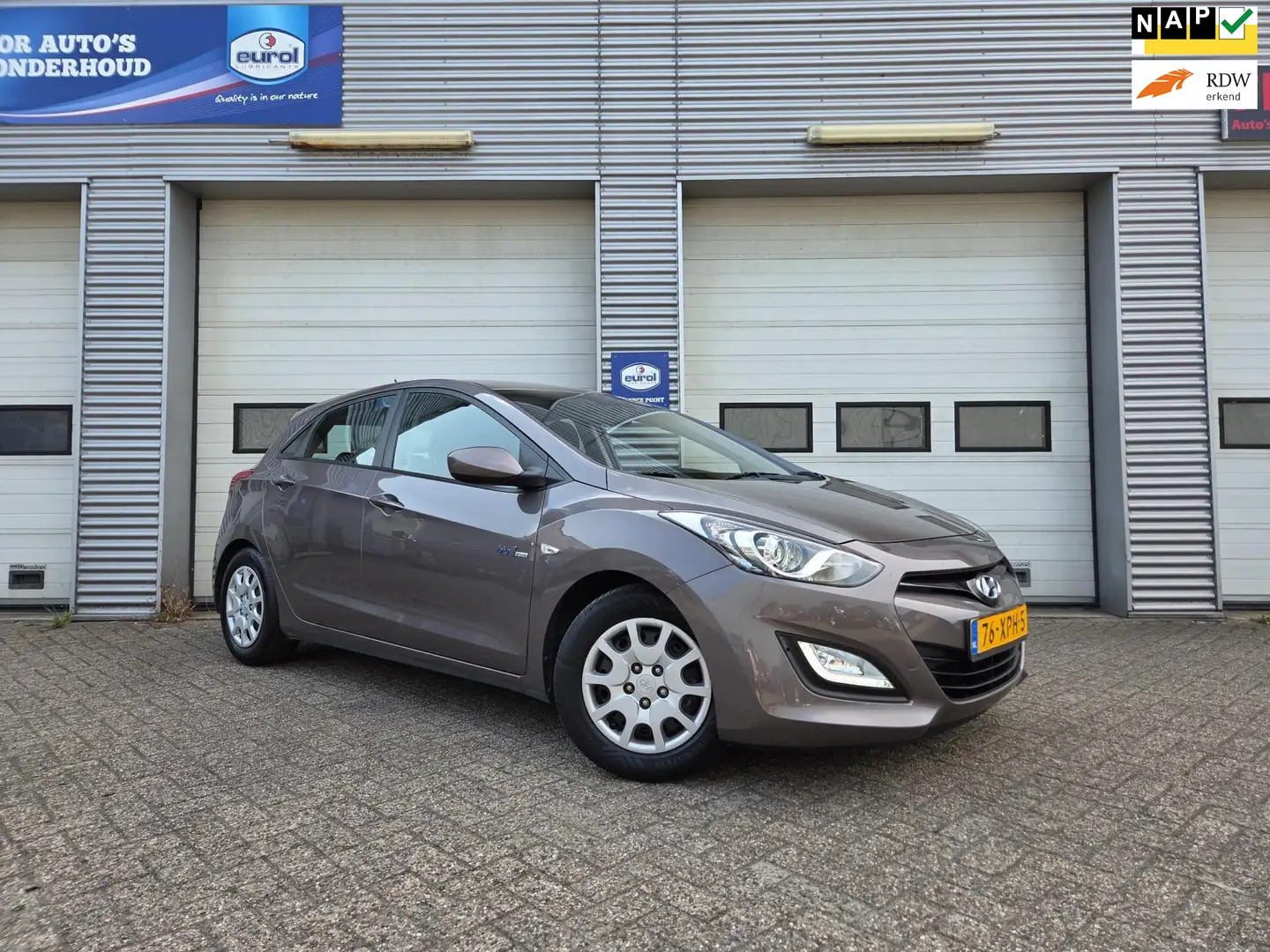 Hyundai i30 1.6 GDI i-Motion Brązowy - 1