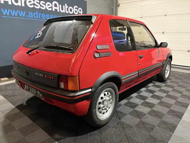 Peugeot 205 GTi 1.6 115 CV PHASE 1