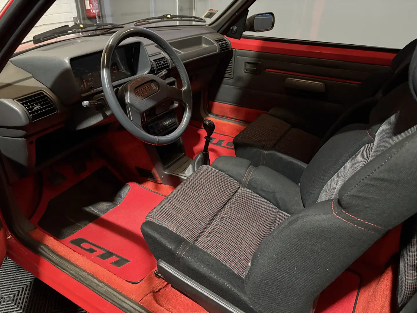 Peugeot 205 GTi 1.6 115 CV PHASE 1 - 2