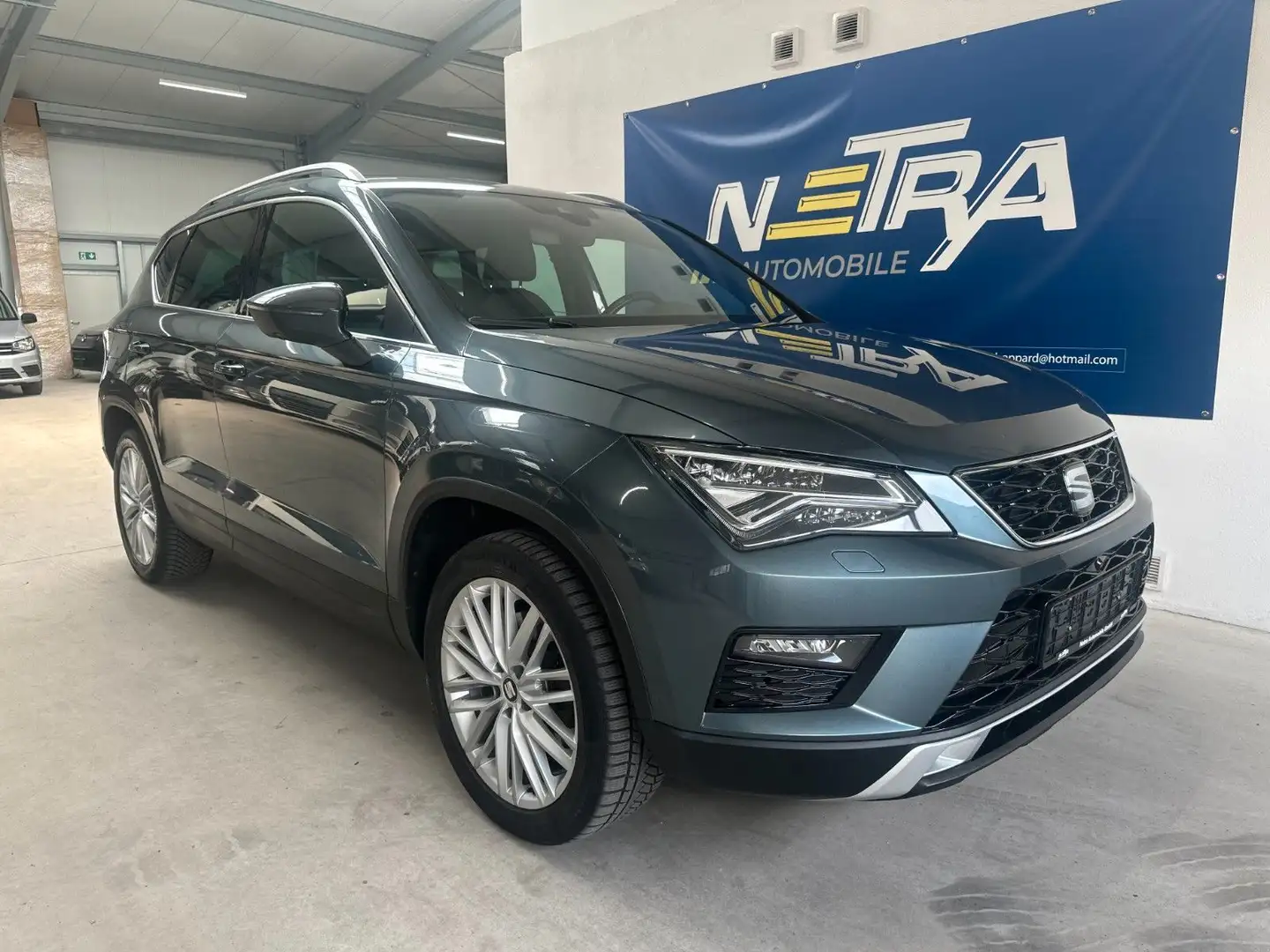SEAT Ateca Xcellence 4Drive*360°*LED*KEYLESS*AHK*STHZ Grau - 2