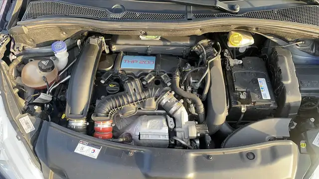 Peugeot 208 view 15