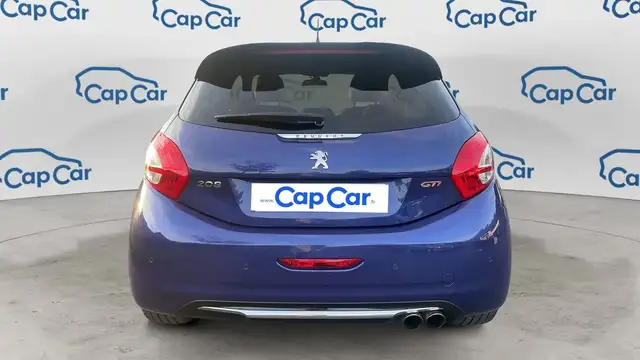 Peugeot 208 view 3