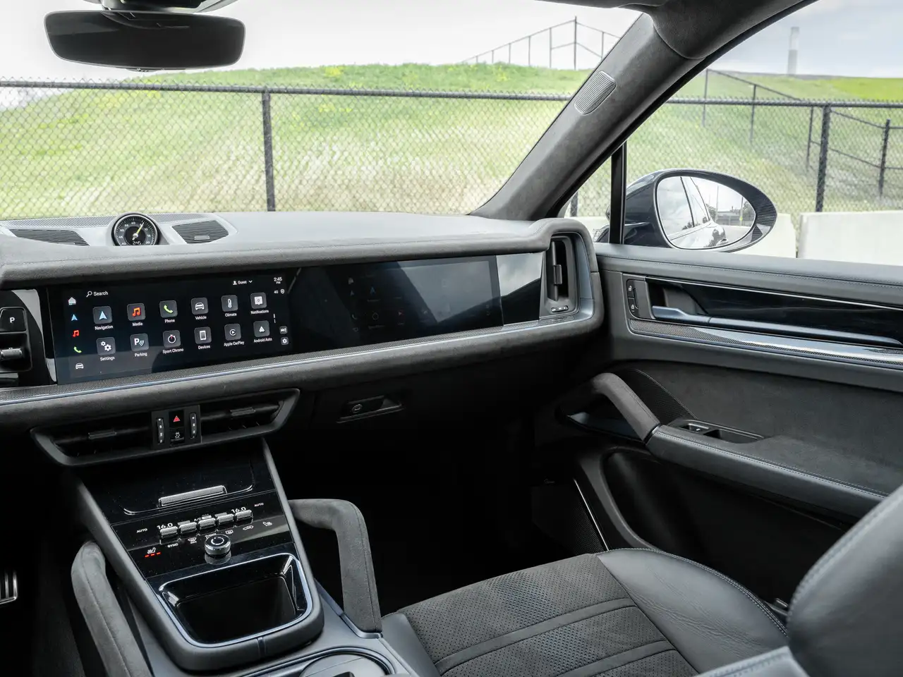 Porsche Cayenne снимка Porsche Cayenne