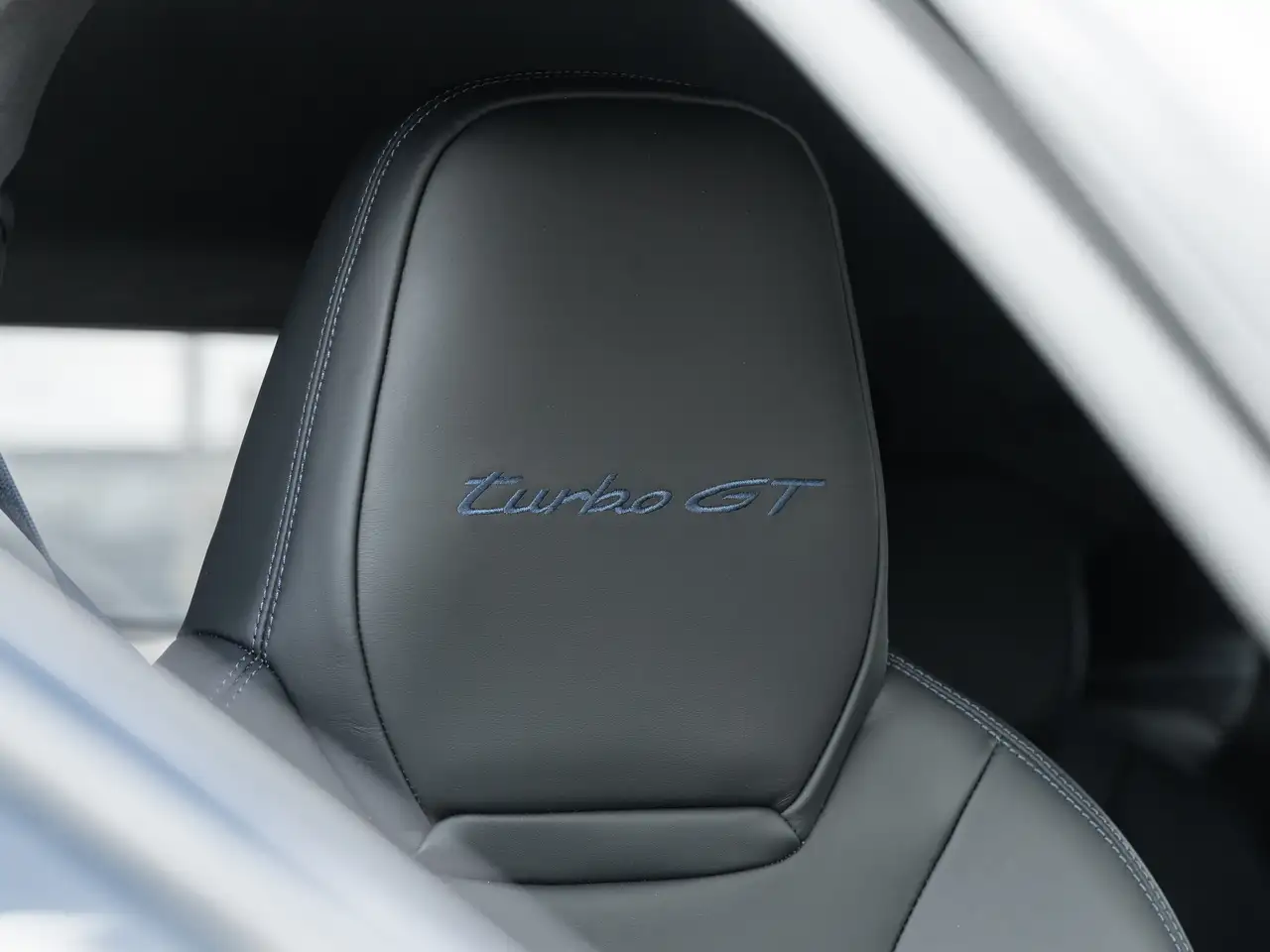 Porsche Cayenne снимка Porsche Cayenne