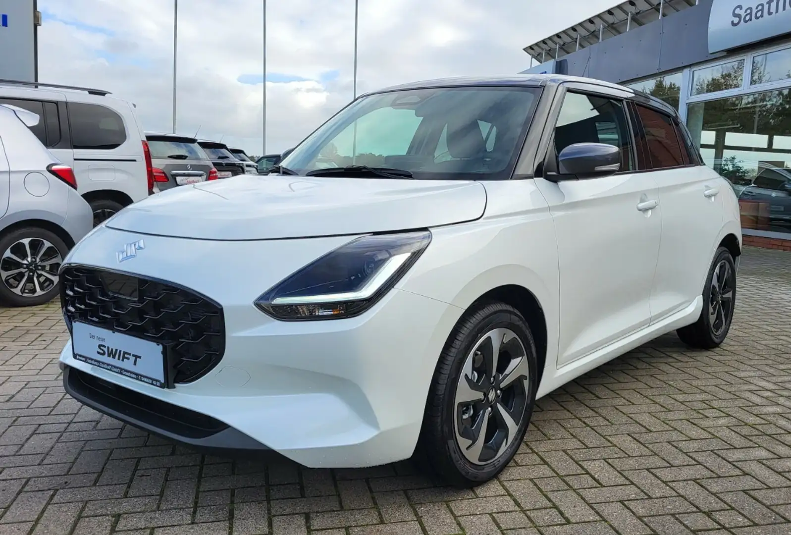 Suzuki Swift 1.2 Dualjet Hybrid 61 kW Comfort+ CVT-Automatik Weiß - 2