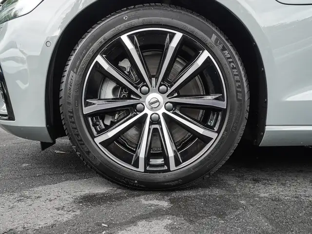 Volvo V60 view 7