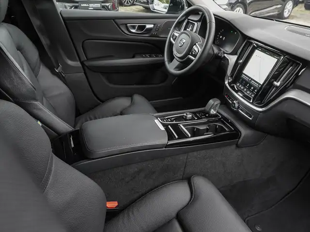 Volvo V60 view 8