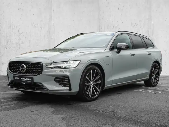 Volvo V60 view 2