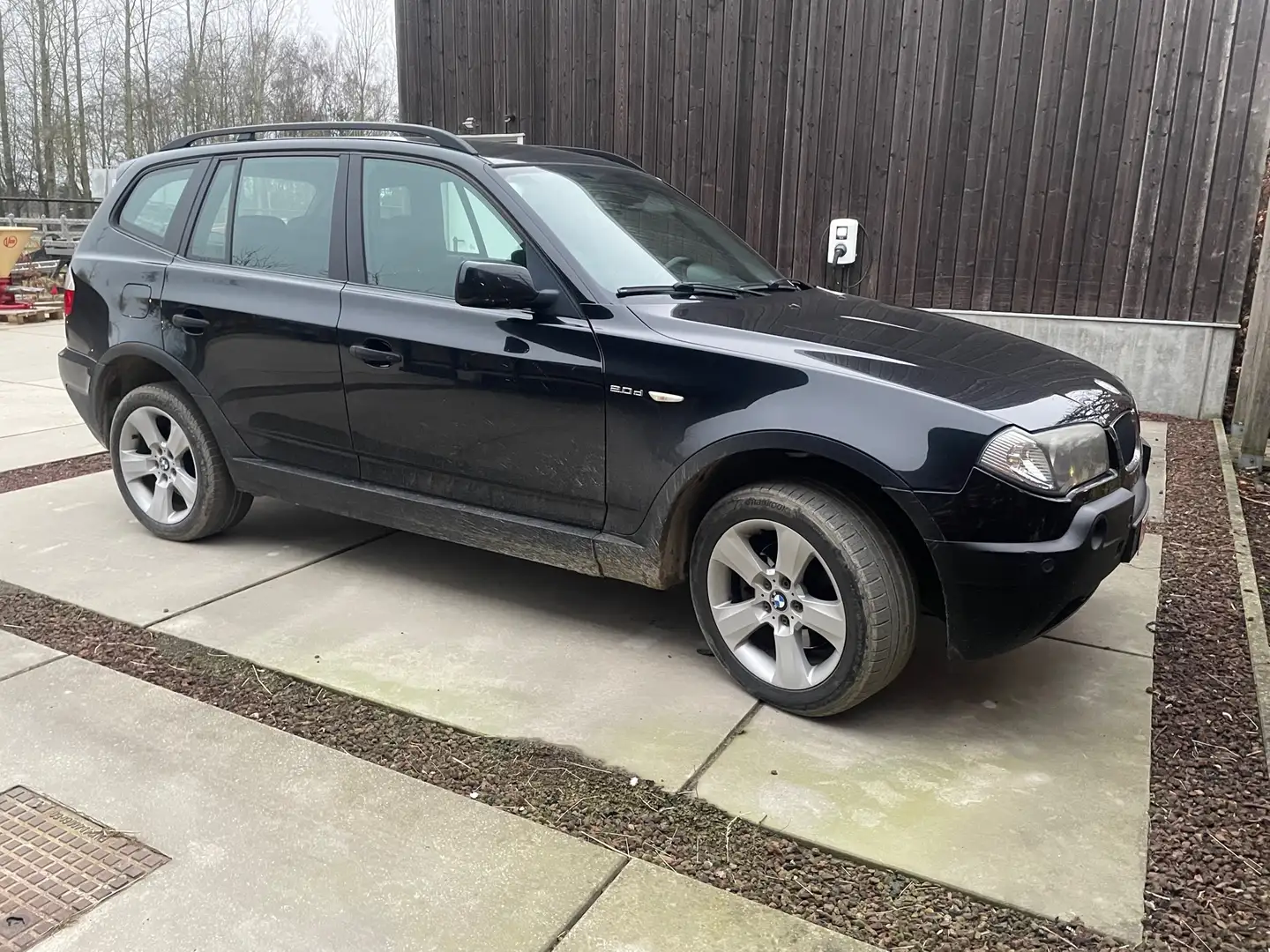 BMW X3 2.0d Zwart - 1