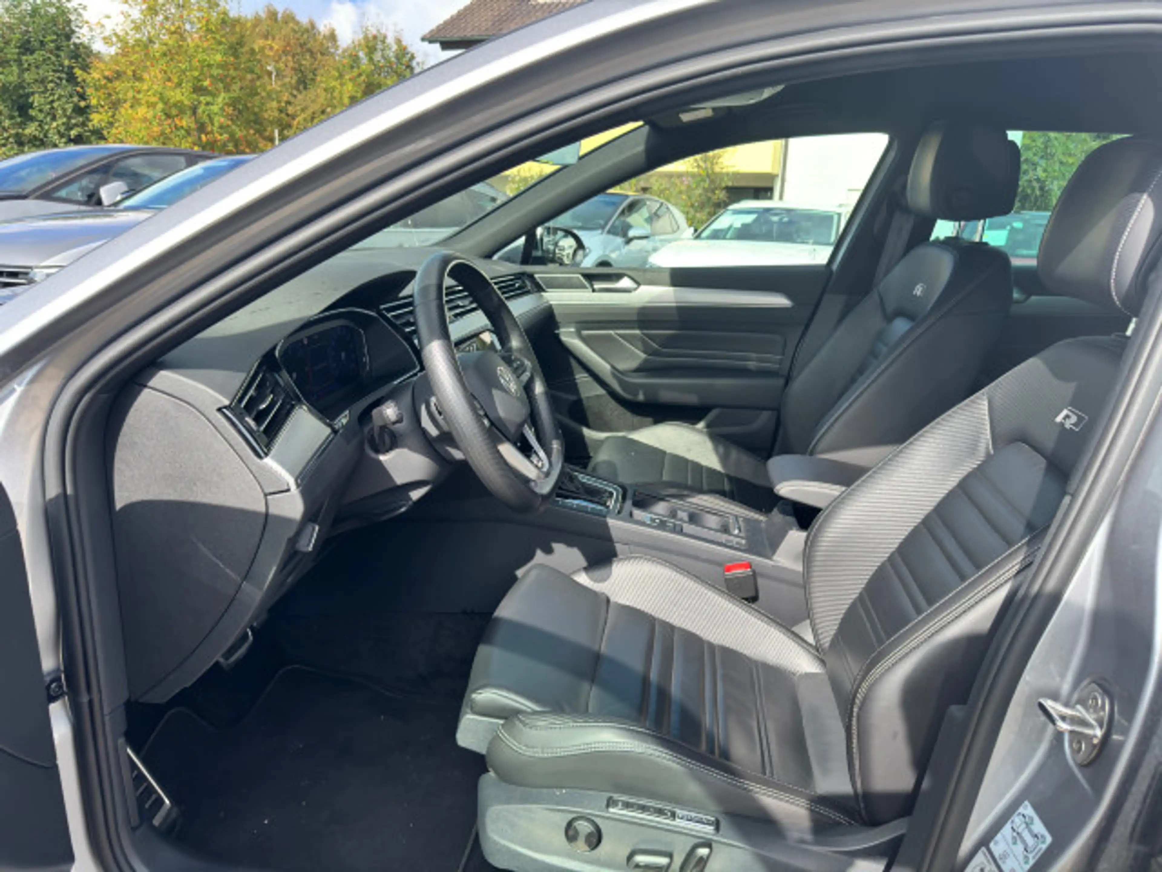 Volkswagen Passat Variant 2.0TDI Elegance R-Line AHK AreaVi — photo 5
