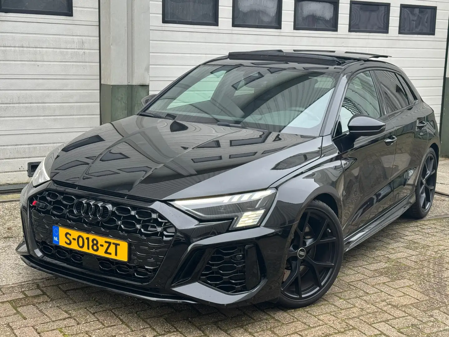 Audi RS3 Sportback 2.5 TFSI quattro / PANO / B&O / MATRIX Noir - 1