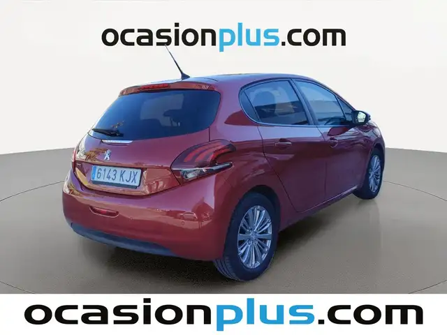 Peugeot 208 view 4