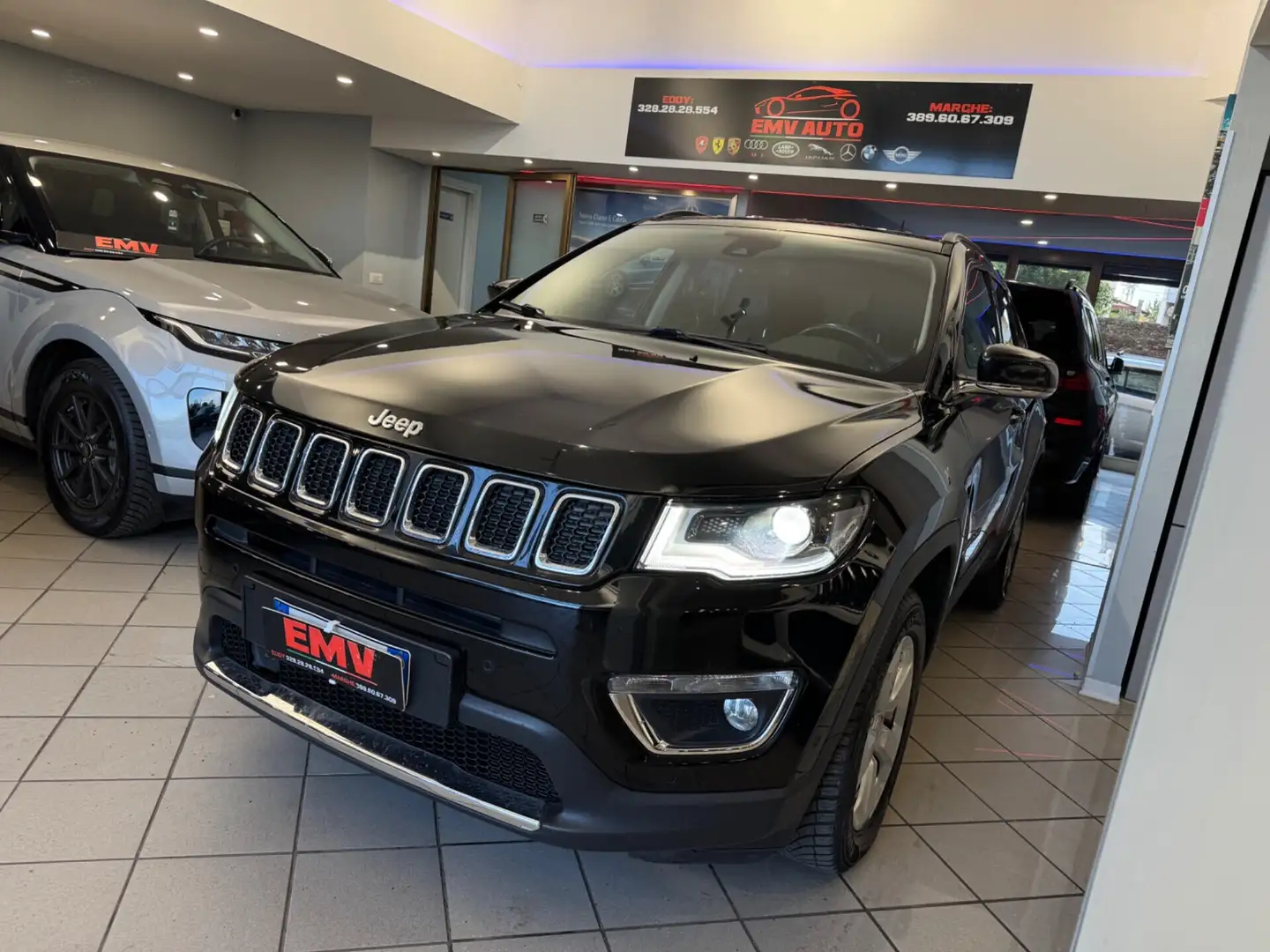 Jeep Compass 2.0 Multijet II 4WD Limited Zwart - 2