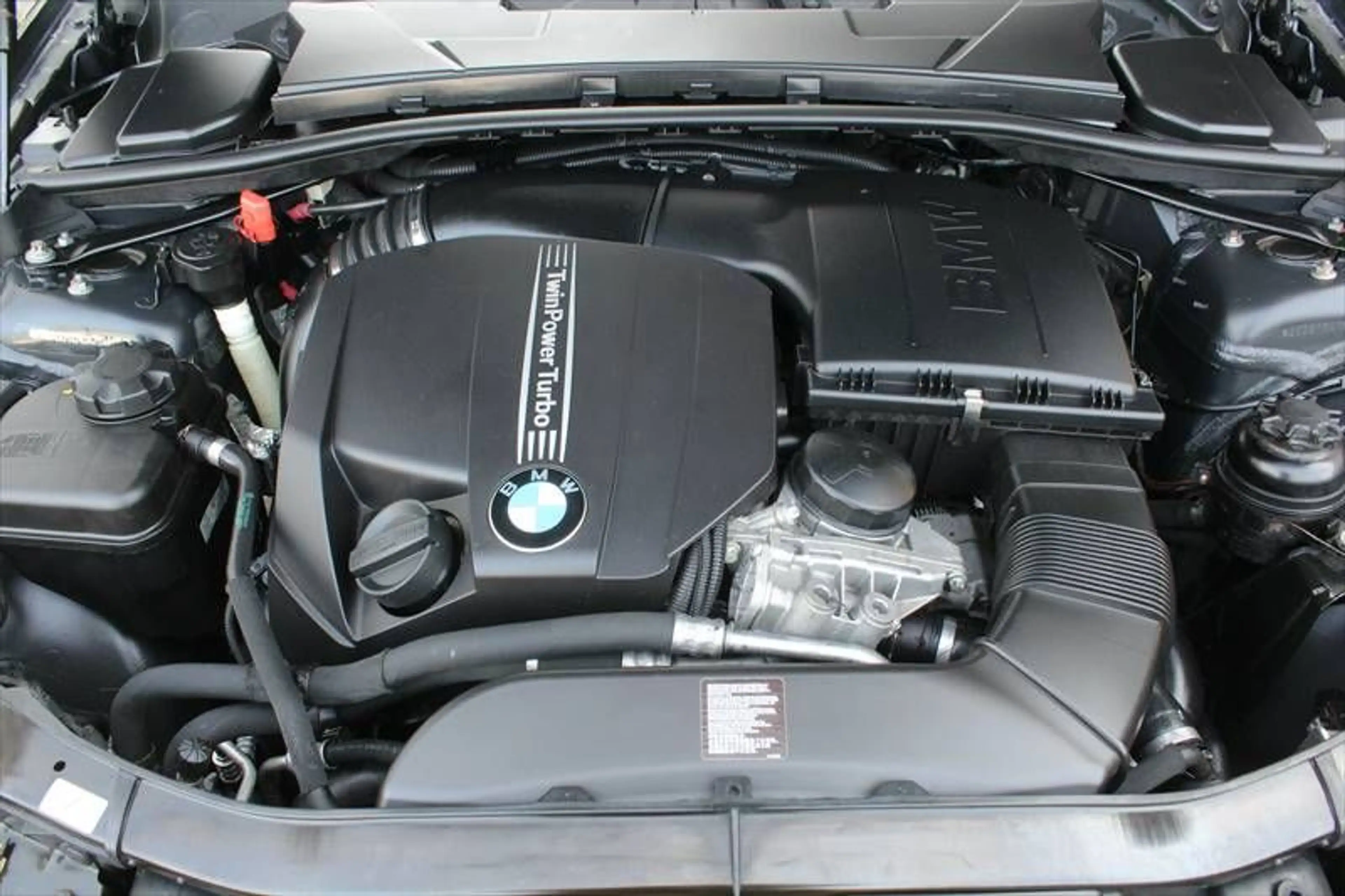 BMW 335 i Touring xDrive M-Sport-Paket Leder Panoram — photo 13