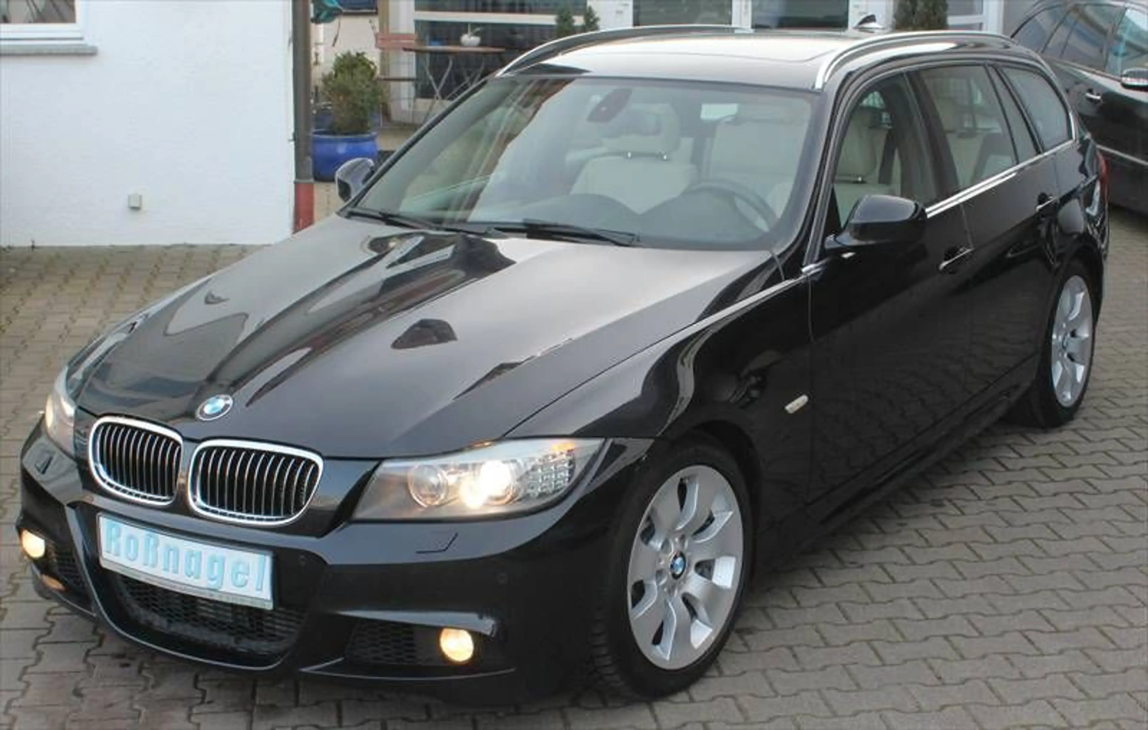 BMW 335 i Touring xDrive M-Sport-Paket Leder Panoram — photo 15