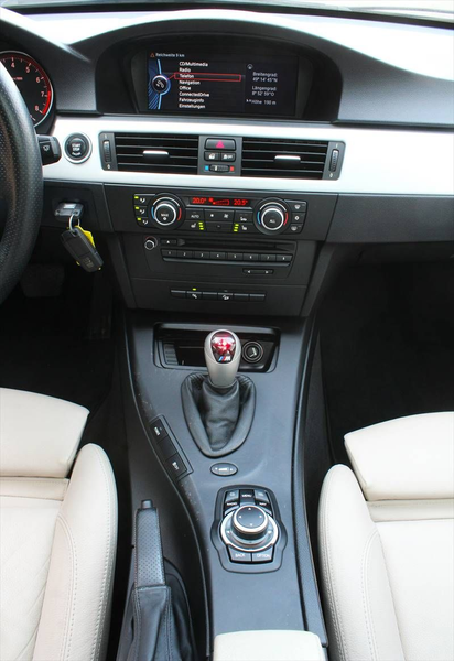 BMW 335 i Touring xDrive M-Sport-Paket Leder Panoram — photo 7