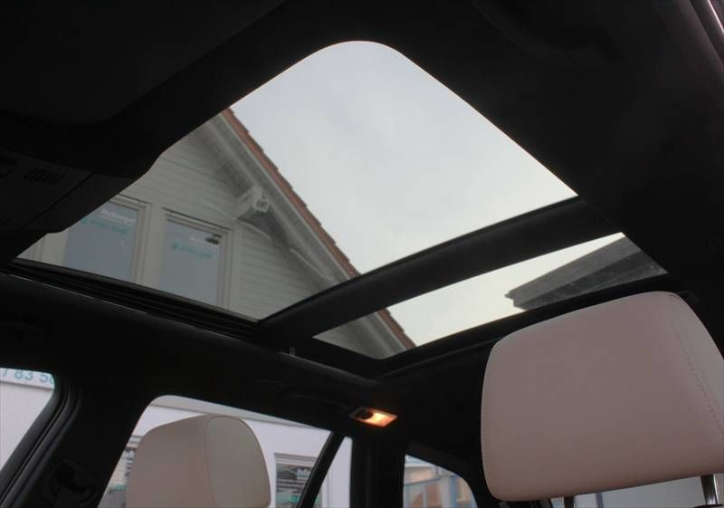 BMW 335 i Touring xDrive M-Sport-Paket Leder Panoram — photo 10