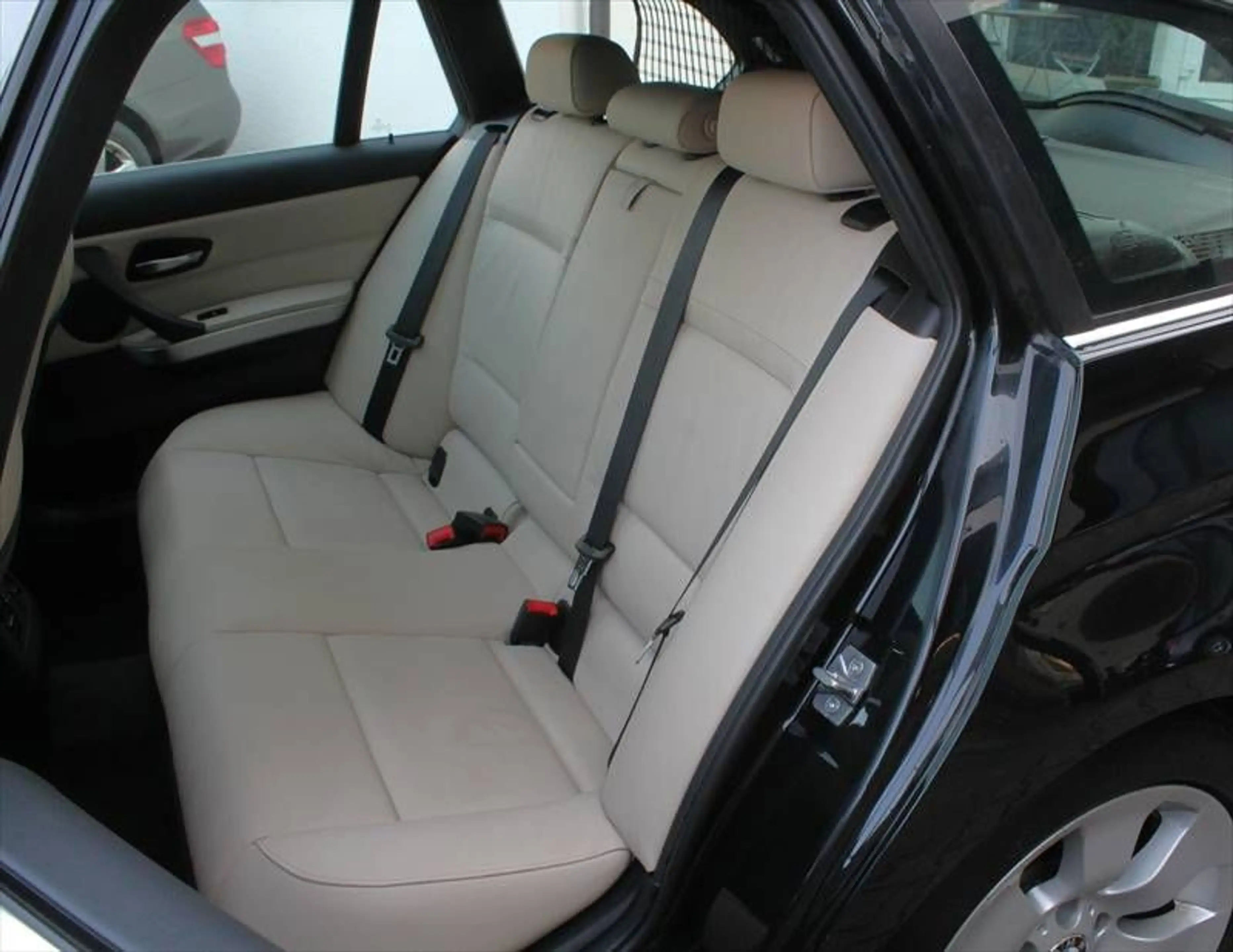 BMW 335 i Touring xDrive M-Sport-Paket Leder Panoram — photo 5