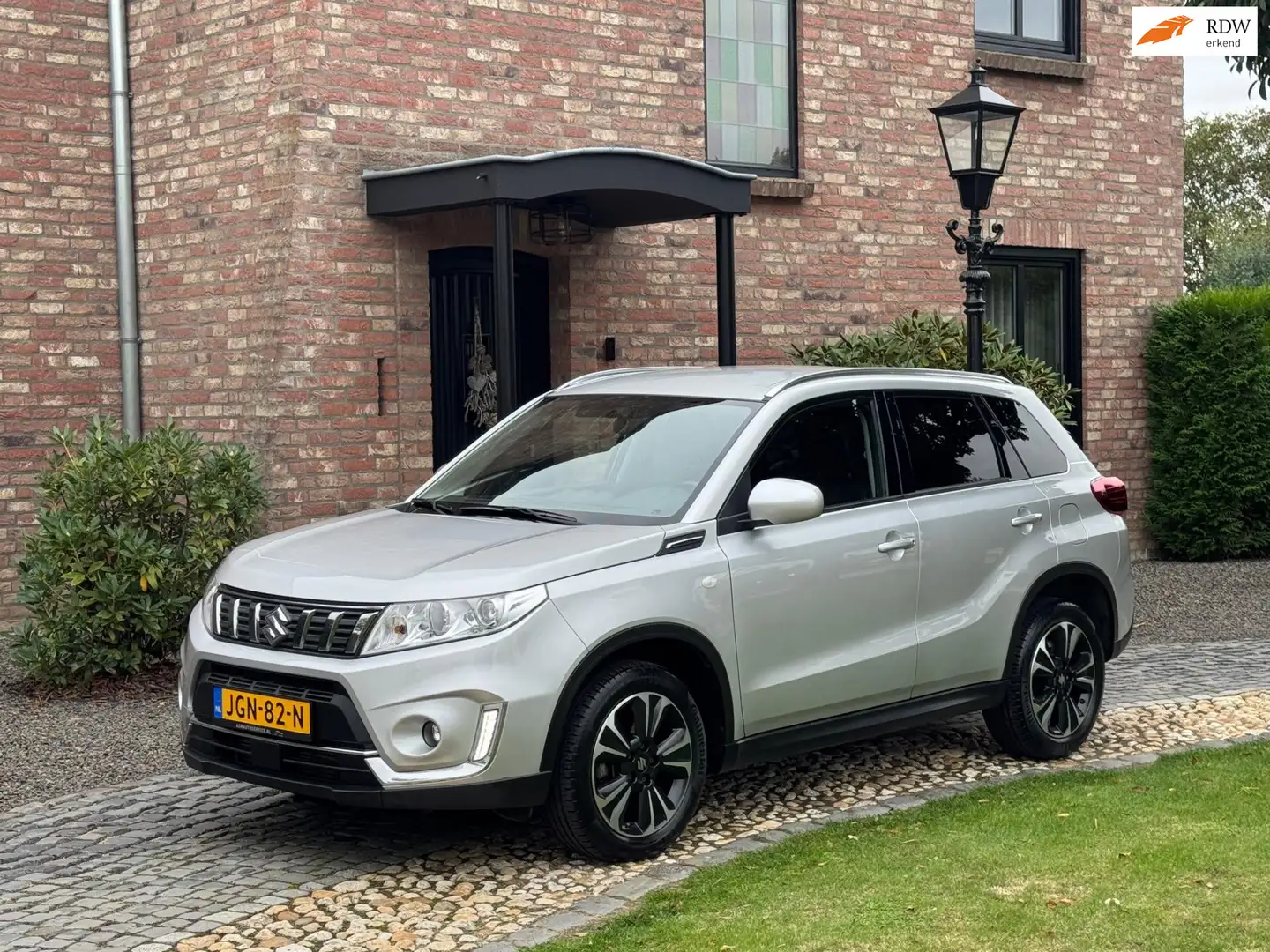 Suzuki Vitara 1.0 Boosterjet Leder Camera Navi Grau - 1