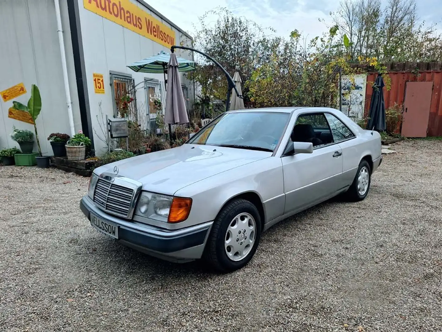 Mercedes-Benz 230 CE Liebhaberzustand TÜV NEU + H-Kennzeichen Silber - 2
