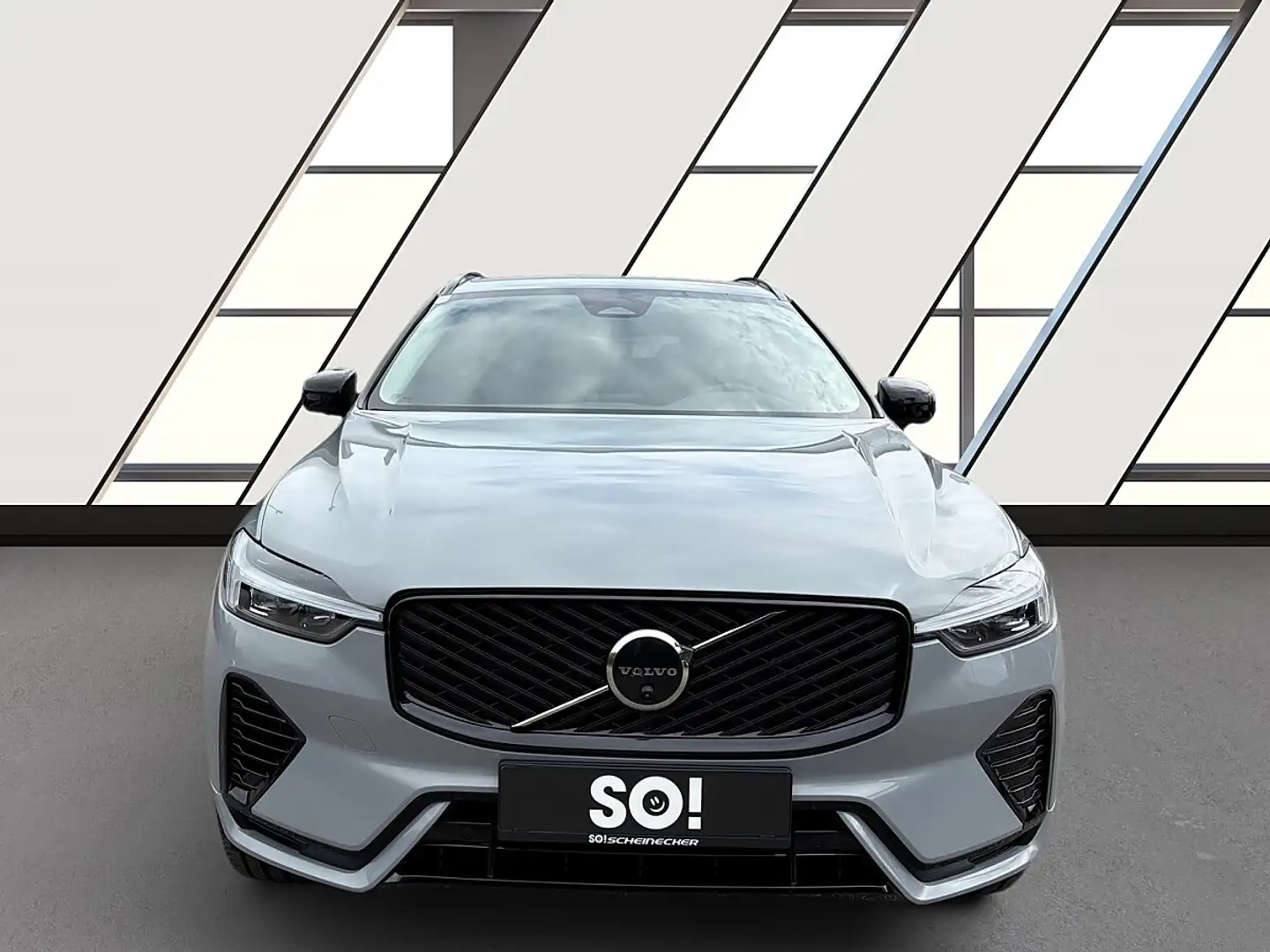 Volvo XC60 T6 AWD PHEV 18,8kWh Plus Dark Aut. Grau - 2