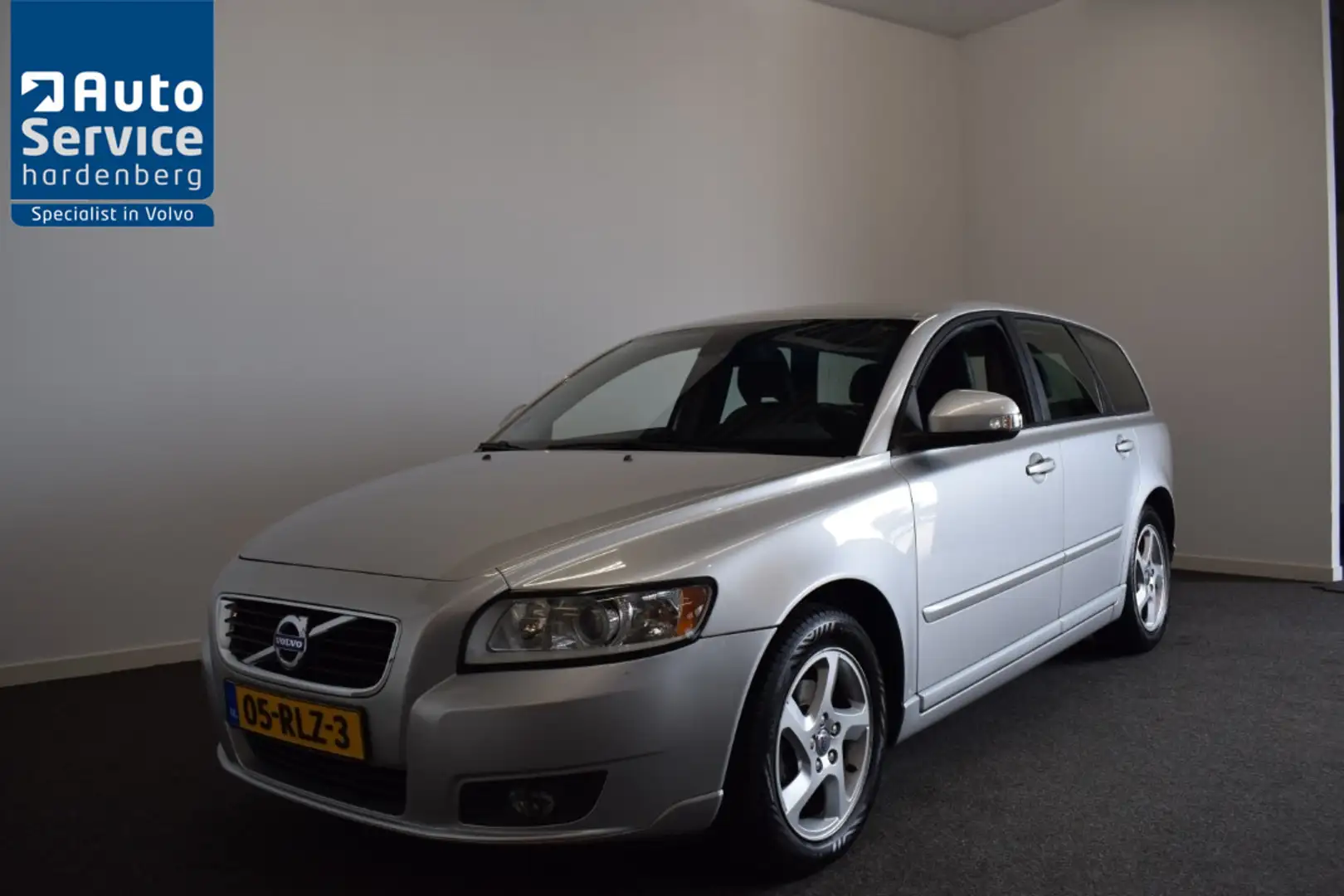 Volvo V50 2.0 145pk BNS Pro Edition Trekhaak 1350kg/ Cruise/ Grau - 1