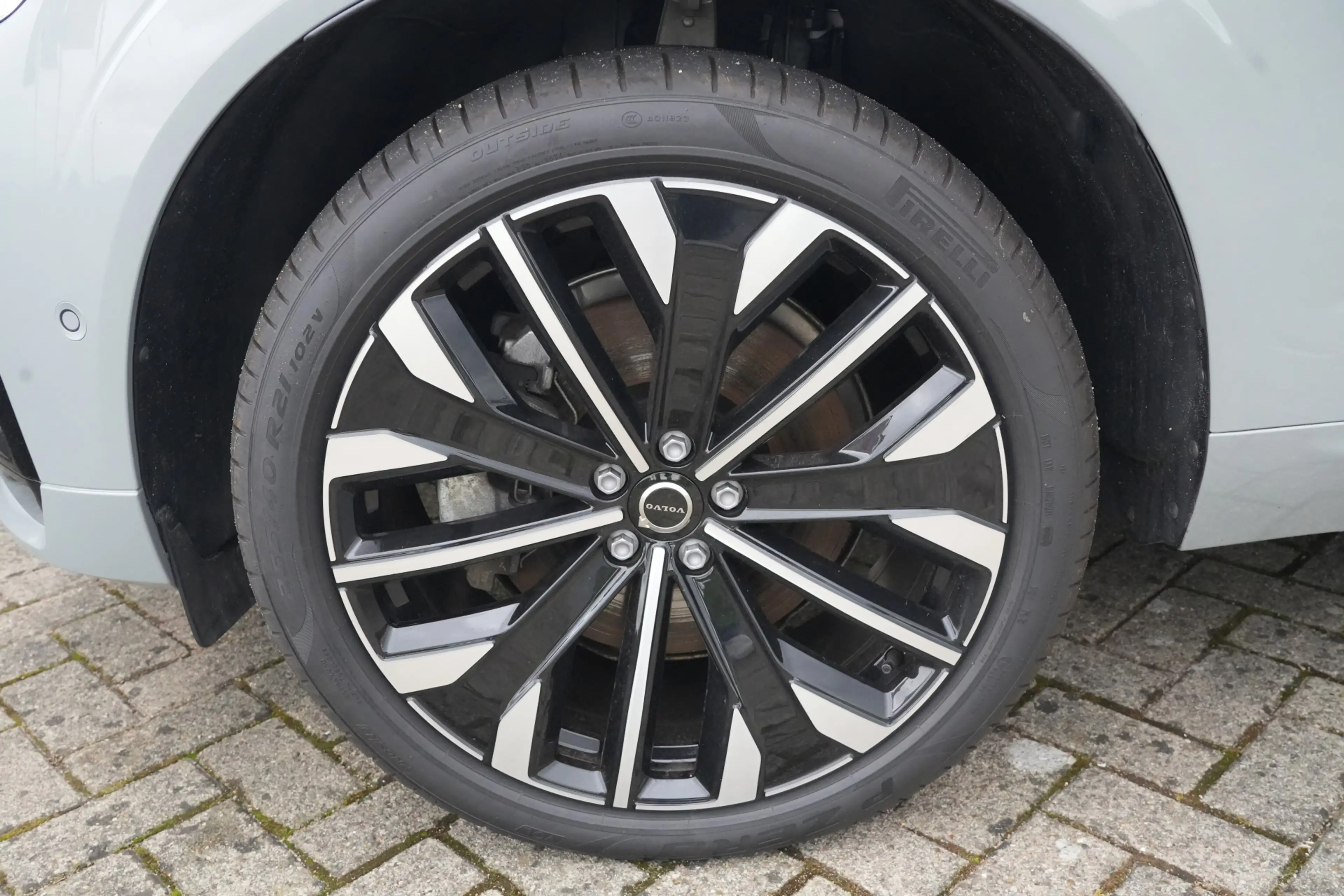 Volvo XC60 2.0 T8 FACELIFT Plug-in hybrid AWD Ultra Dark | 45 — photo 5