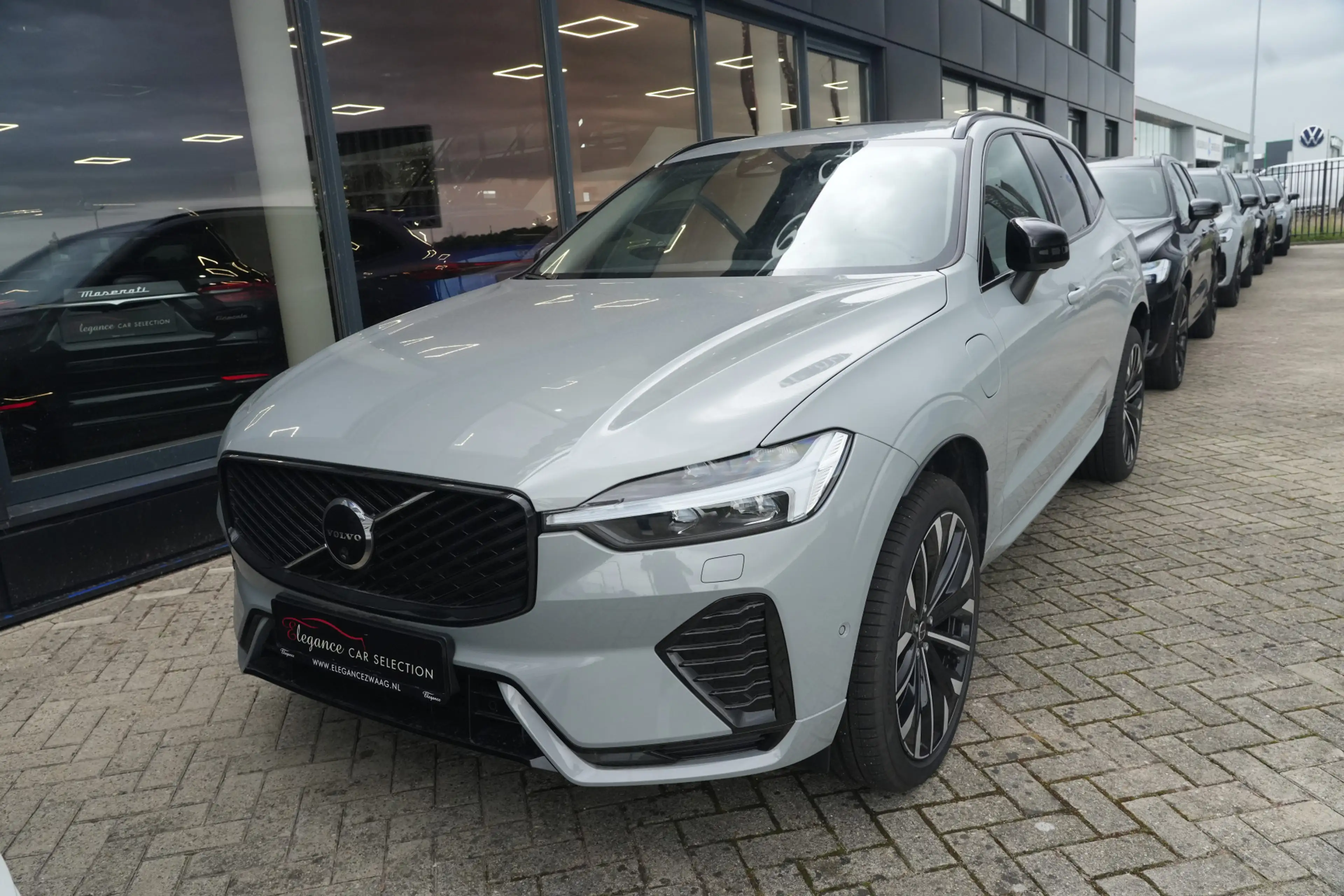 Volvo XC60 2.0 T8 FACELIFT Plug-in hybrid AWD Ultra Dark | 45