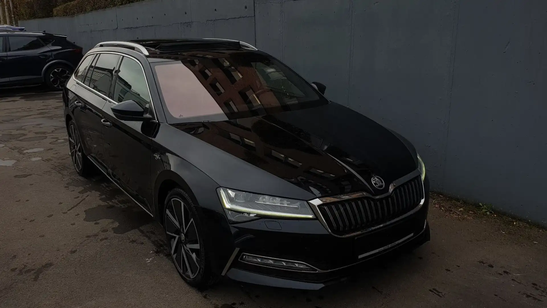 Skoda Superb 1.4 TSI iV DSG L & K Pano/Virtual/ACC Schwarz - 2
