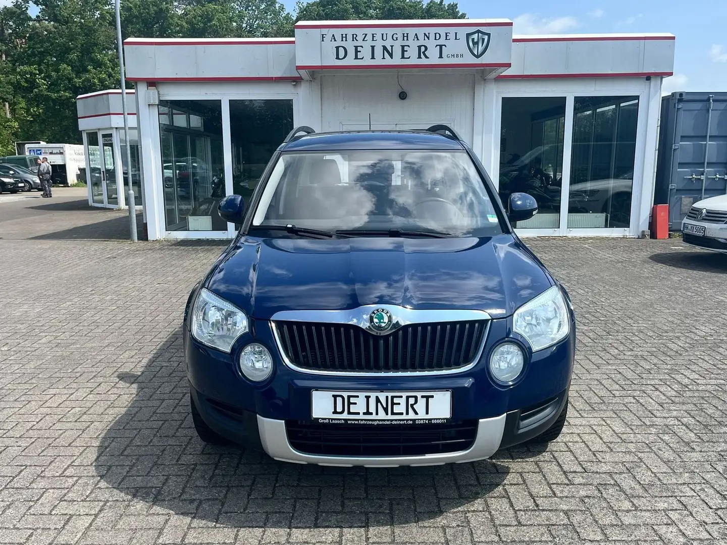 Skoda Yeti Active mit AHK Blau - 2