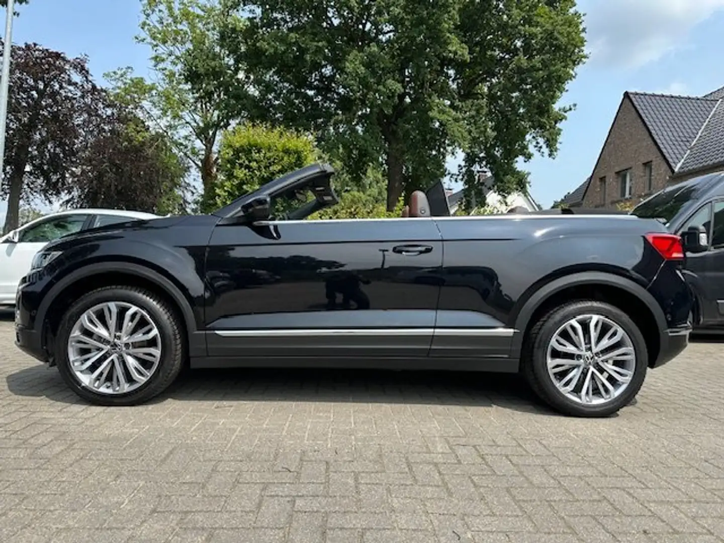 Volkswagen T-Roc met zeer veel opties in absoluut nieuwstaat! TOP!! Zwart - 2