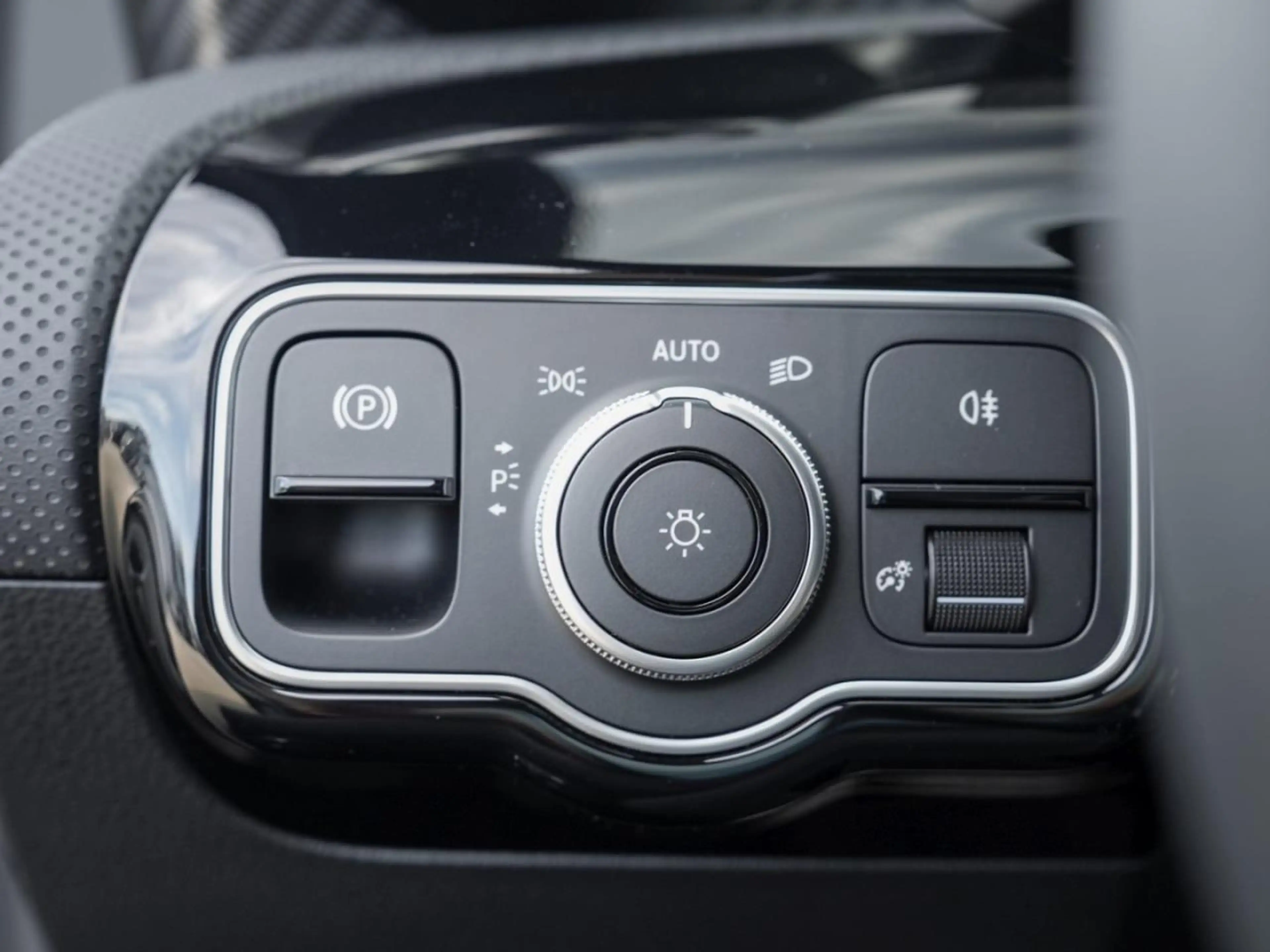 Mercedes-Benz A 200 Progressive Distronic MBUXNavi Kamera — photo 10