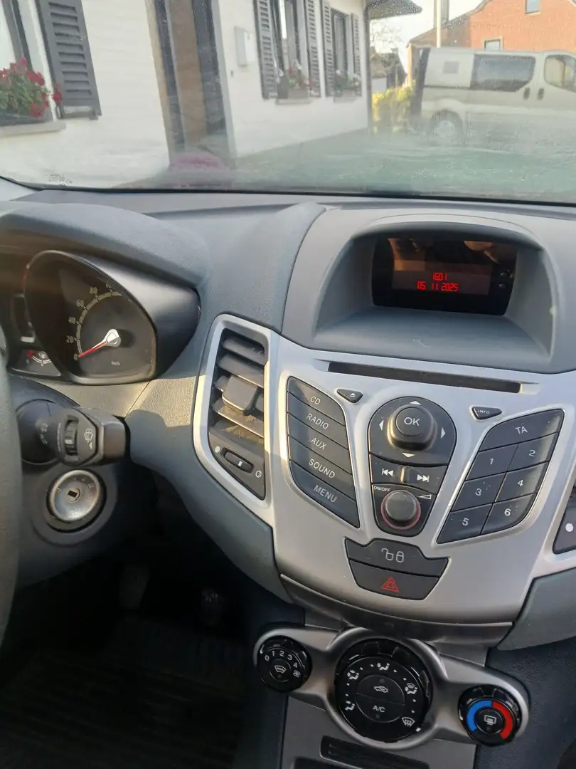Ford Fiesta 1.25i Ghia - 2