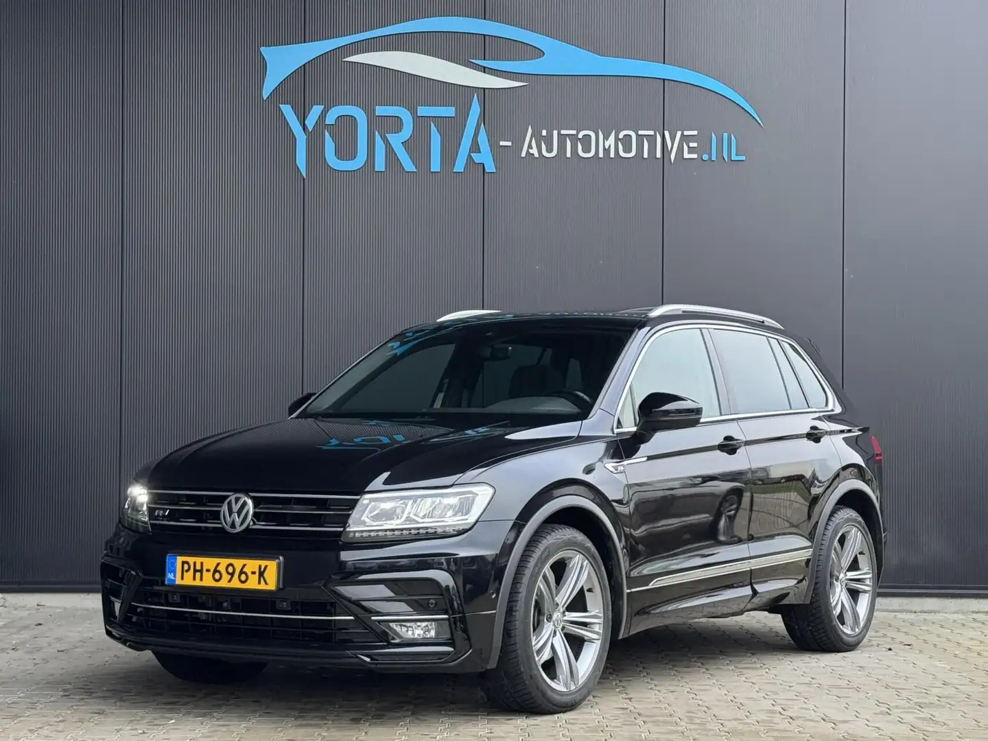 Volkswagen Tiguan 1.4 TSI R Line AUTOMAAT NL AUTO*VOL OPTIES Noir - 1