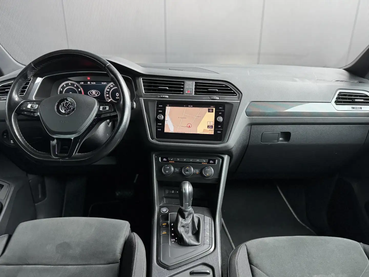 Volkswagen Tiguan 1.4 TSI R Line AUTOMAAT NL AUTO*VOL OPTIES Noir - 2