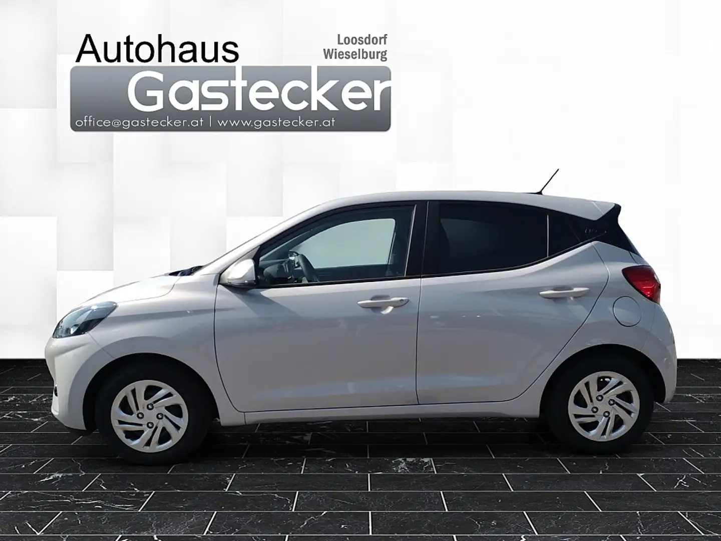 Hyundai i10 1,0 i Line Plus Grau - 2
