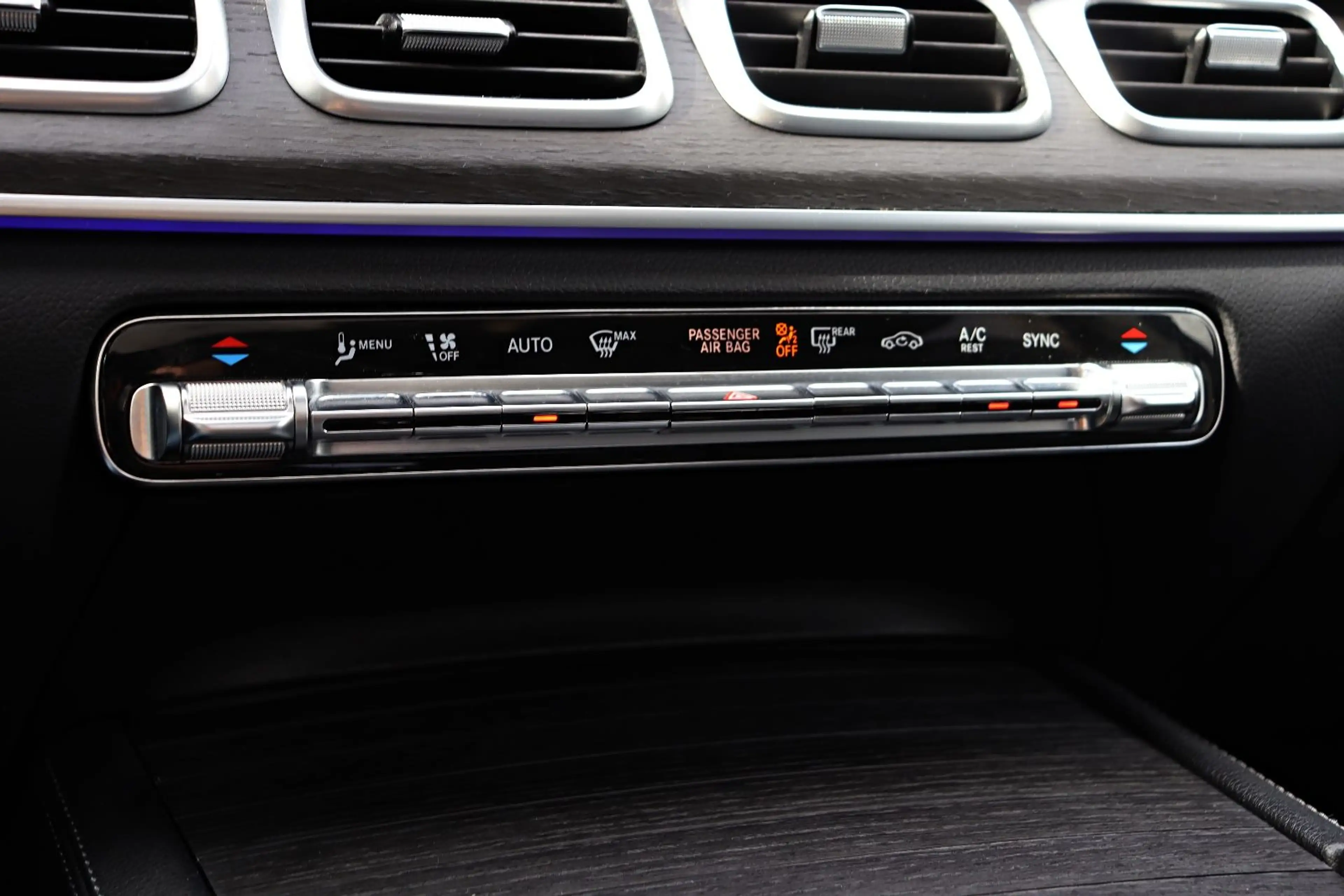Mercedes-Benz GLE 400 d 4Matic AMG Line *PANO*MULTI-BEAM*360°* — photo 30