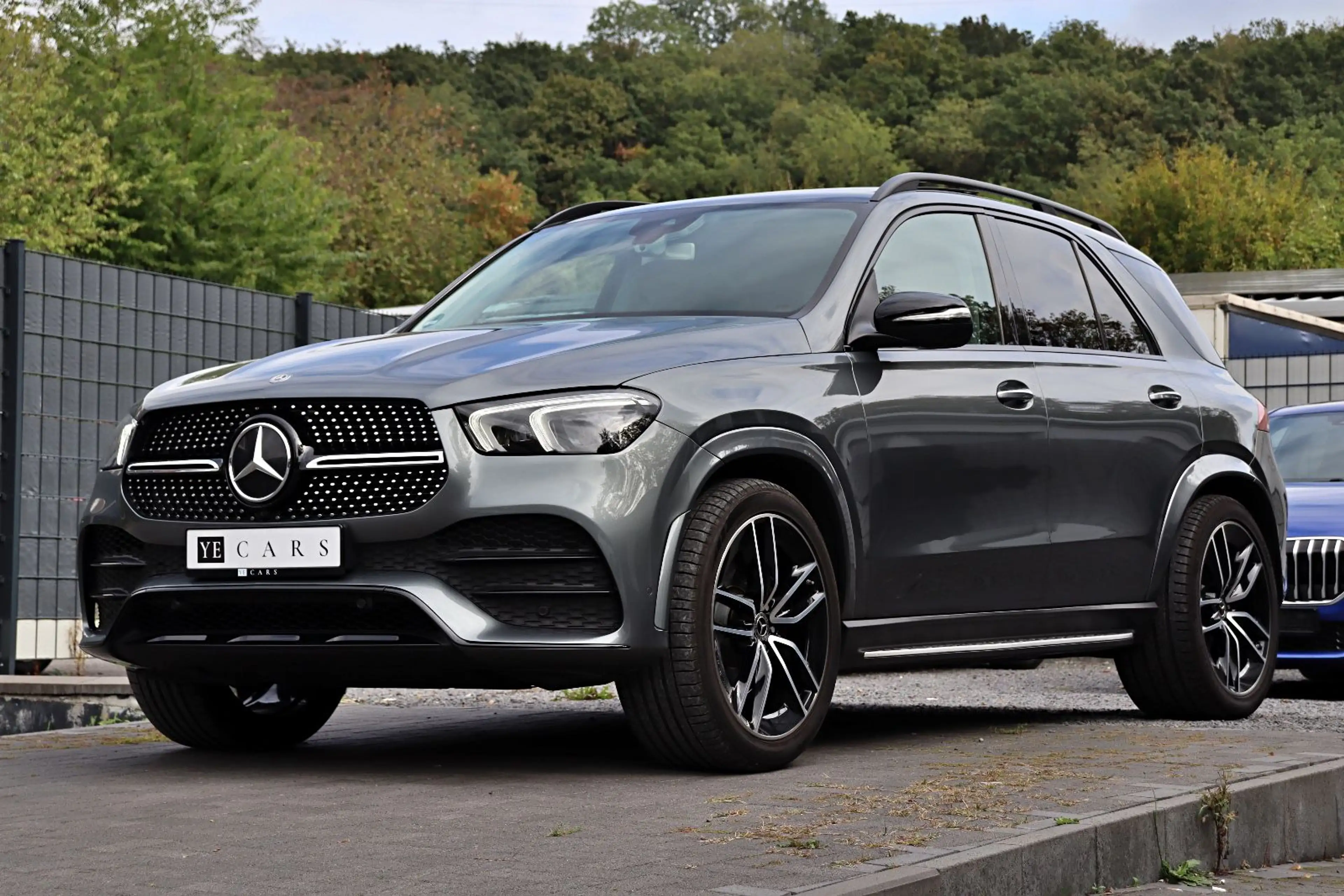 Mercedes-Benz GLE 400 d 4Matic AMG Line *PANO*MULTI-BEAM*360°* — photo 2