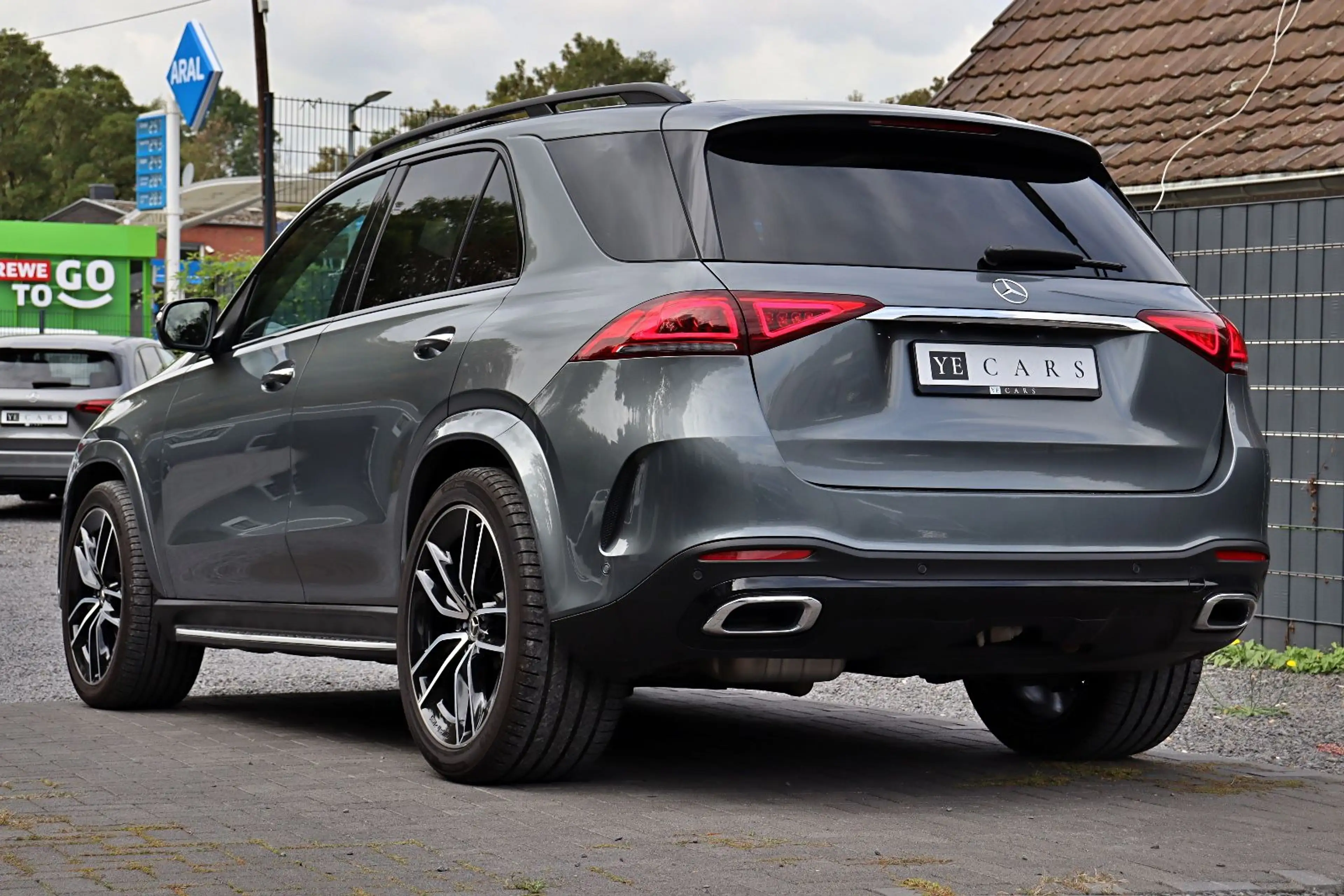 Mercedes-Benz GLE 400 d 4Matic AMG Line *PANO*MULTI-BEAM*360°* — photo 9