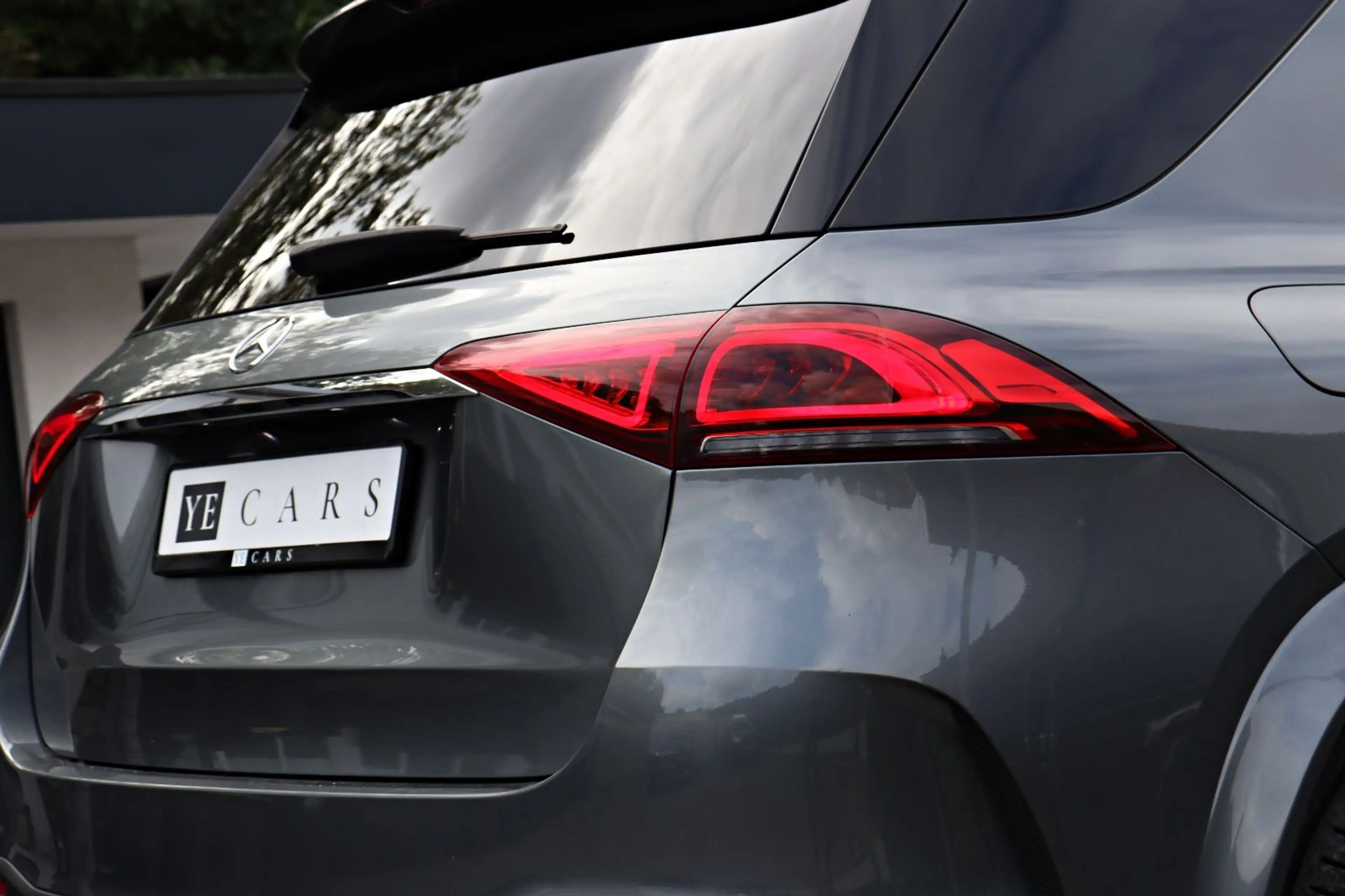 Mercedes-Benz GLE 400 d 4Matic AMG Line *PANO*MULTI-BEAM*360°* — photo 12